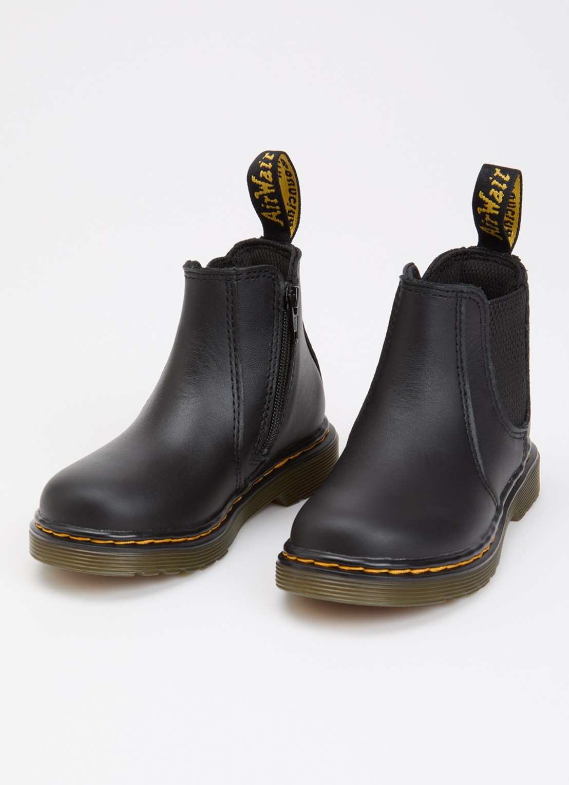 Dr. Martens 2976 Toddler chelsea boot van leer - voorkant 2 zwart