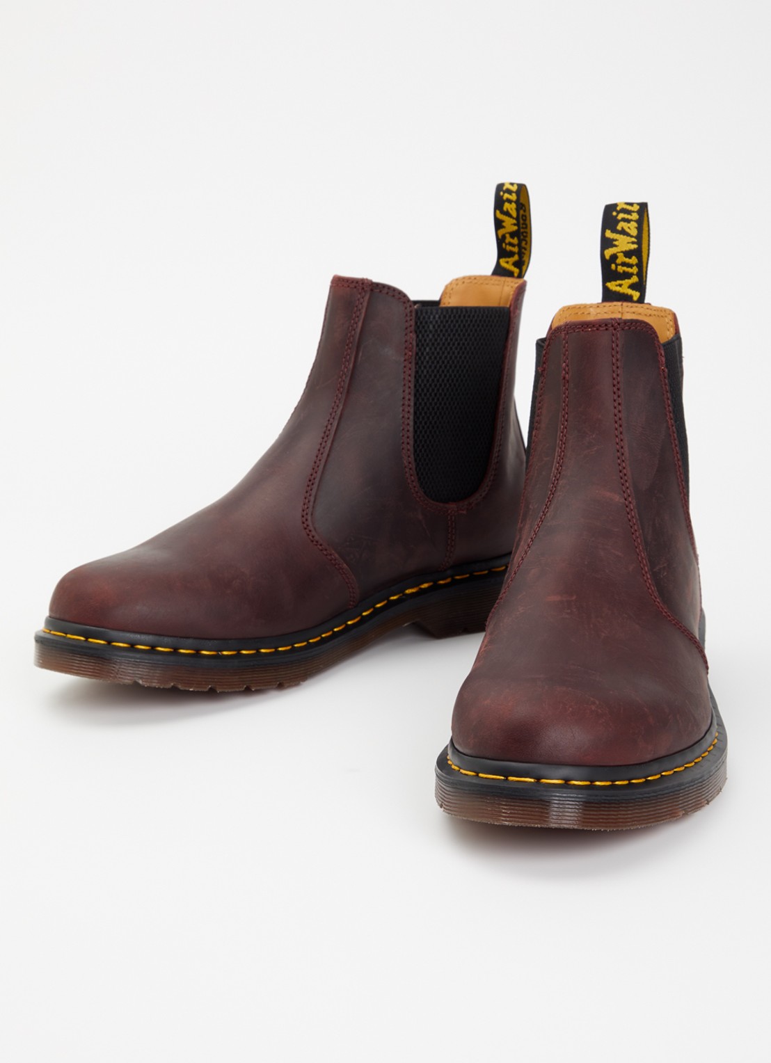 Dr. Martens Chelsea boot van leer - detail bordeauxrood