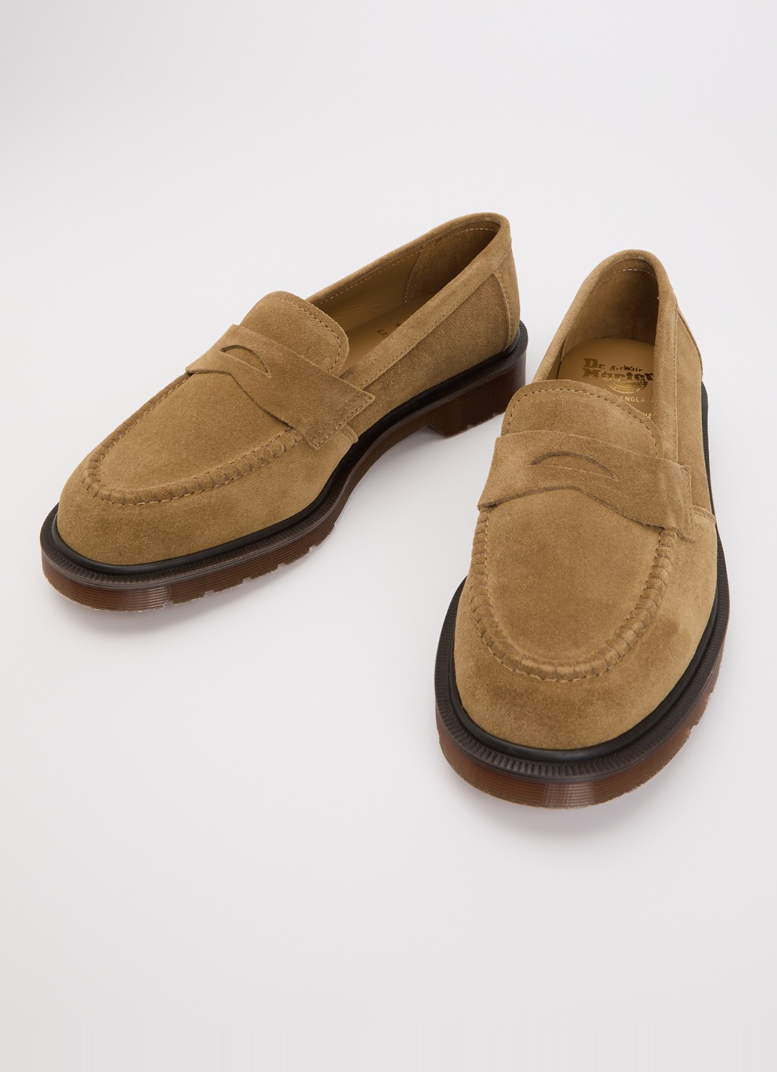 Dr. Martens Delapre loafer van kalfssuède - detail 2 camel
