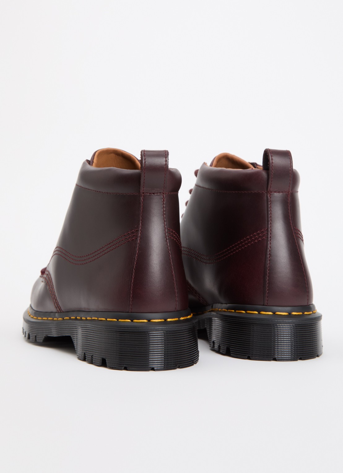 Dr. Martens Lowell Chukka veterboot van leer - achterkant bordeauxrood