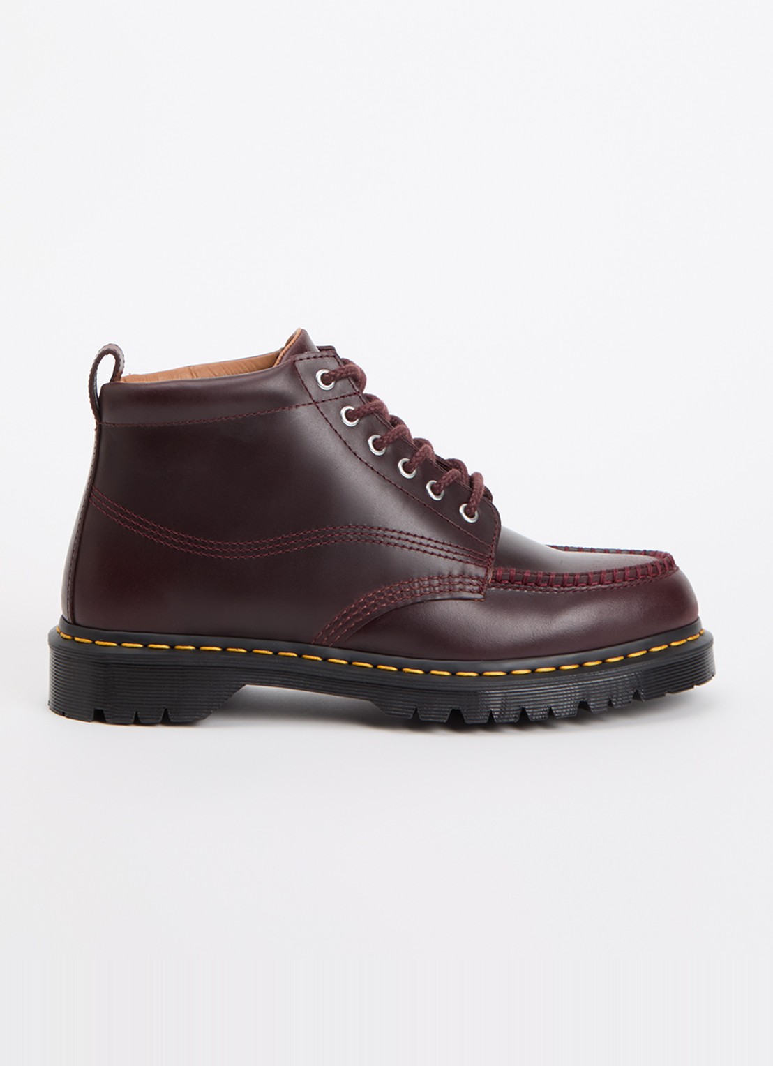 Dr. Martens Lowell Chukka veterboot van leer - voorkant 2 bordeauxrood
