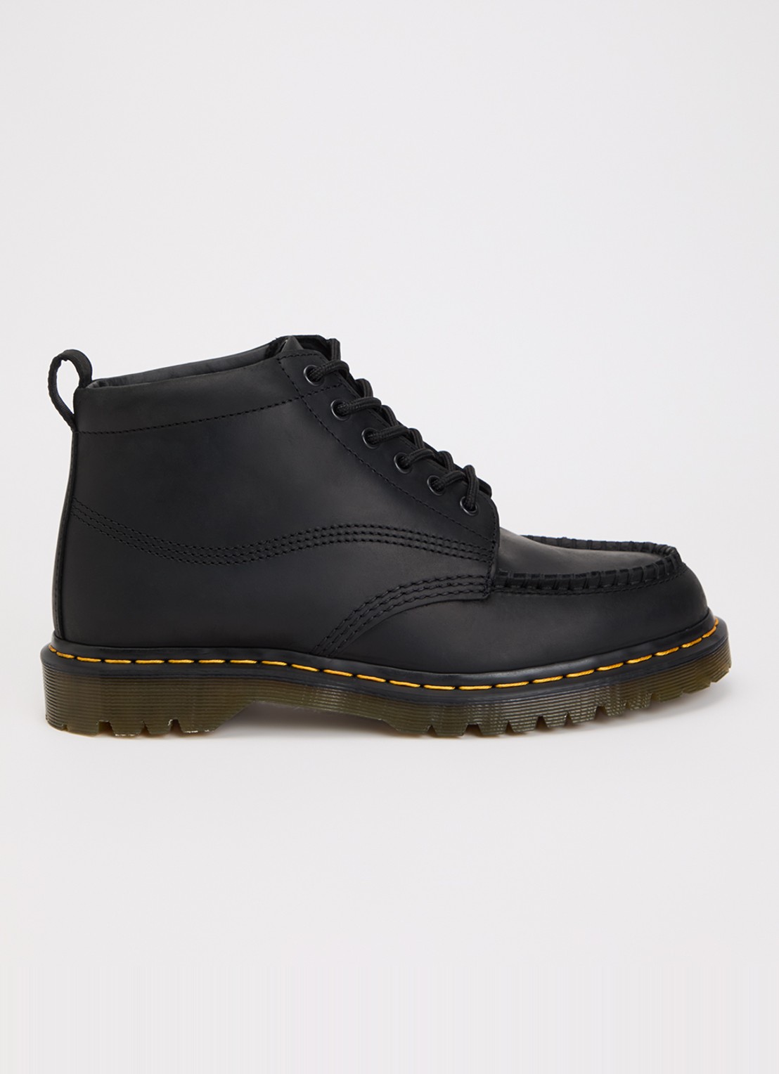 Dr. Martens Lowell veterboot van leer - voorkant 4 zwart