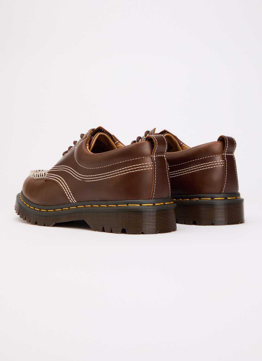 Dr. Martens Lowell veterschoen van leer - achterkant 4 kastanjebruin