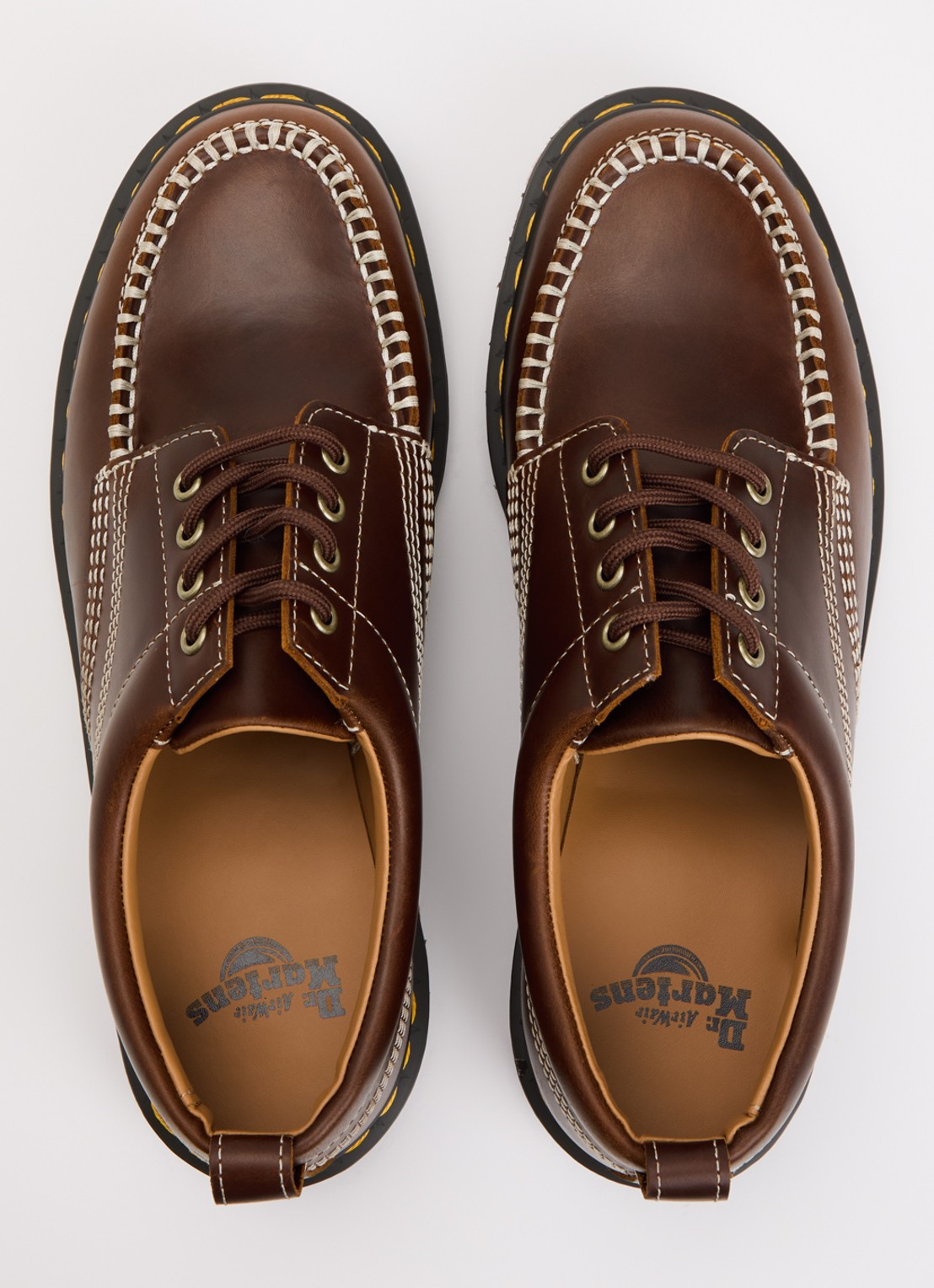 Dr. Martens Lowell veterschoen van leer - detail 2 kastanjebruin