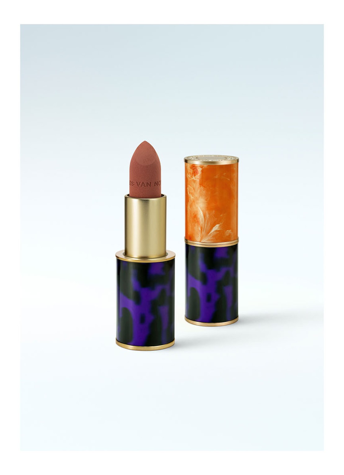 Dries Van Noten Lipstick Matte - navulling - voorkant 2 17 cool brown matte