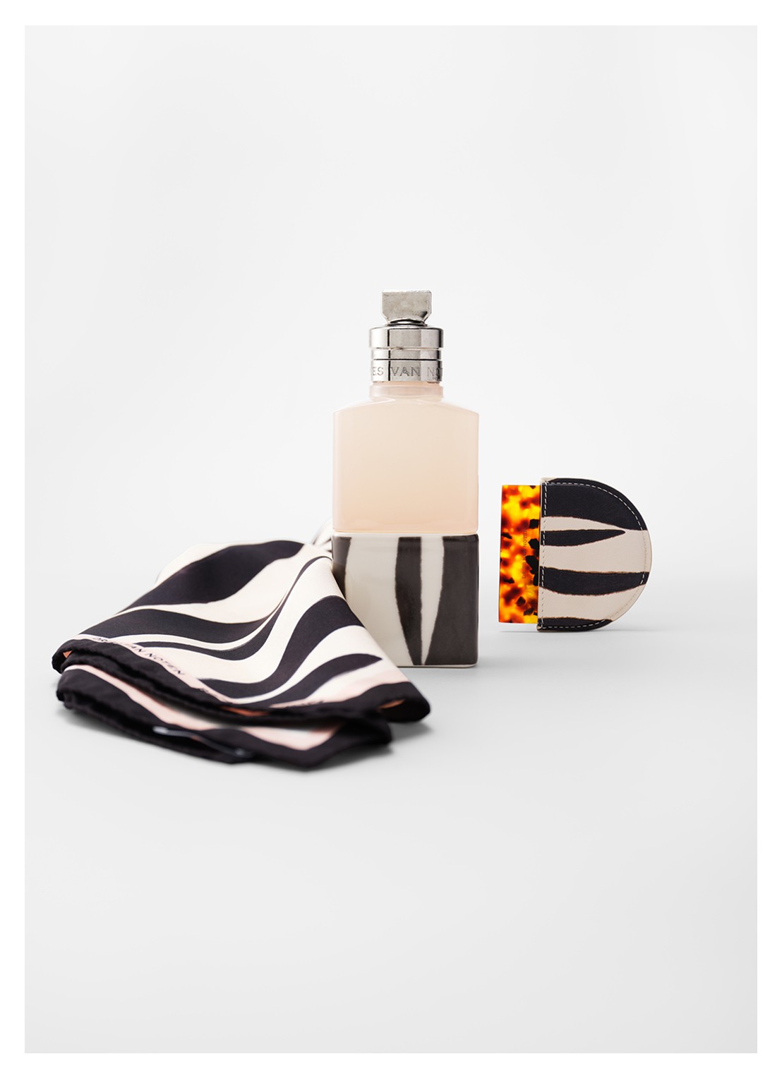 Dries Van Noten Rosa Carnivora Eau de Parfum - detail 8 undefined