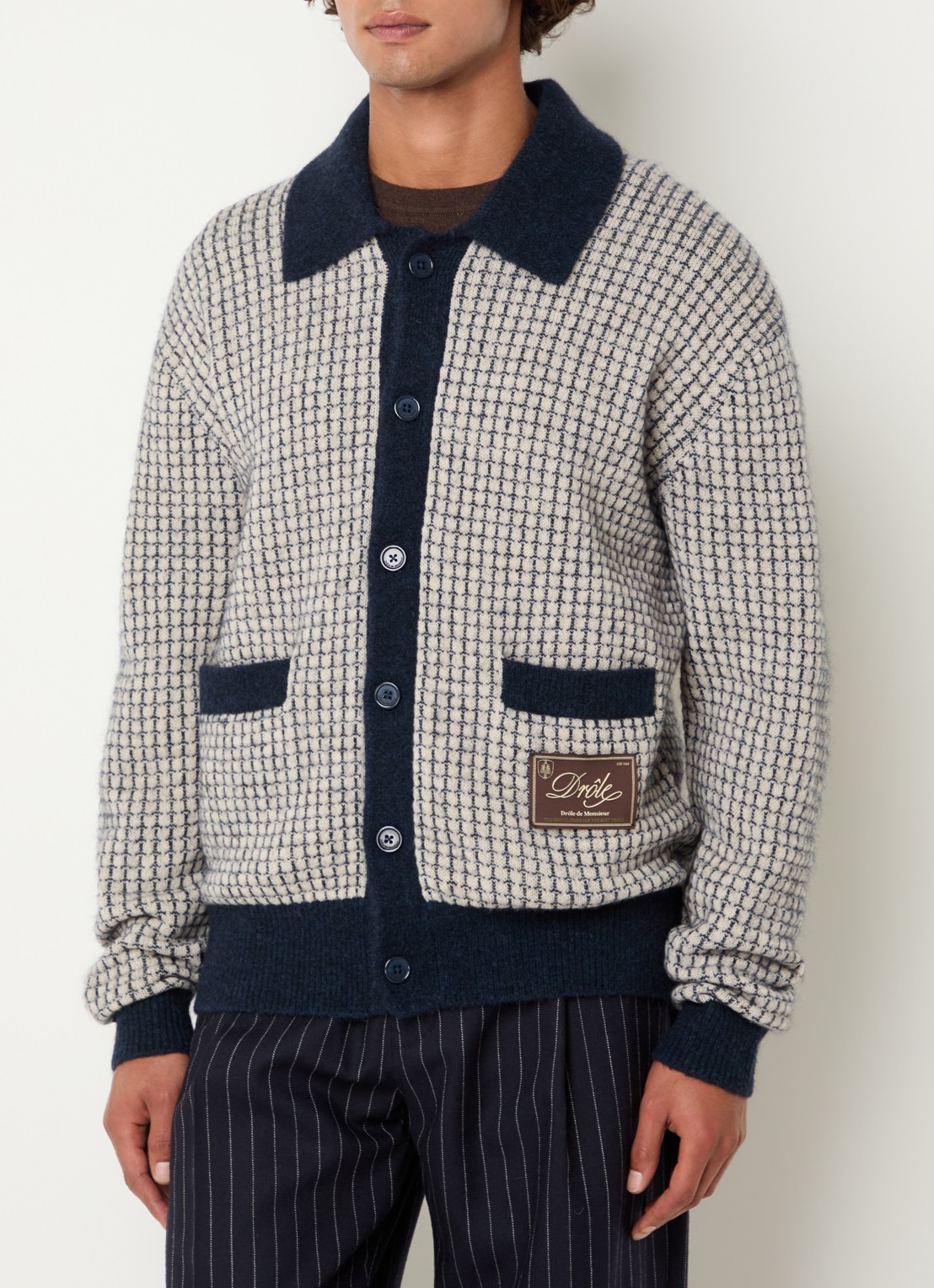 Drôle de Monsieur Fijngebreid vest in wolblend met opgestikte zakken - detail donkerblauw