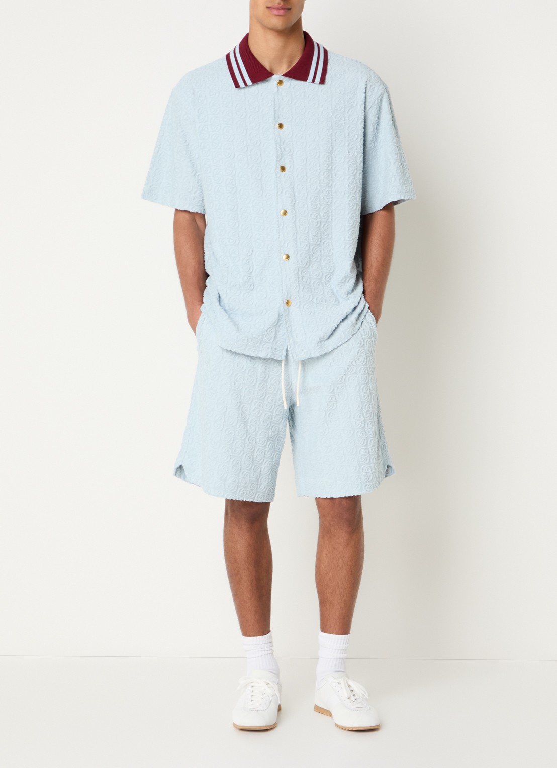 Drôle de Monsieur Monogram korte broek met logo flockprint en steekzakken - voorkant 2 lichtblauw