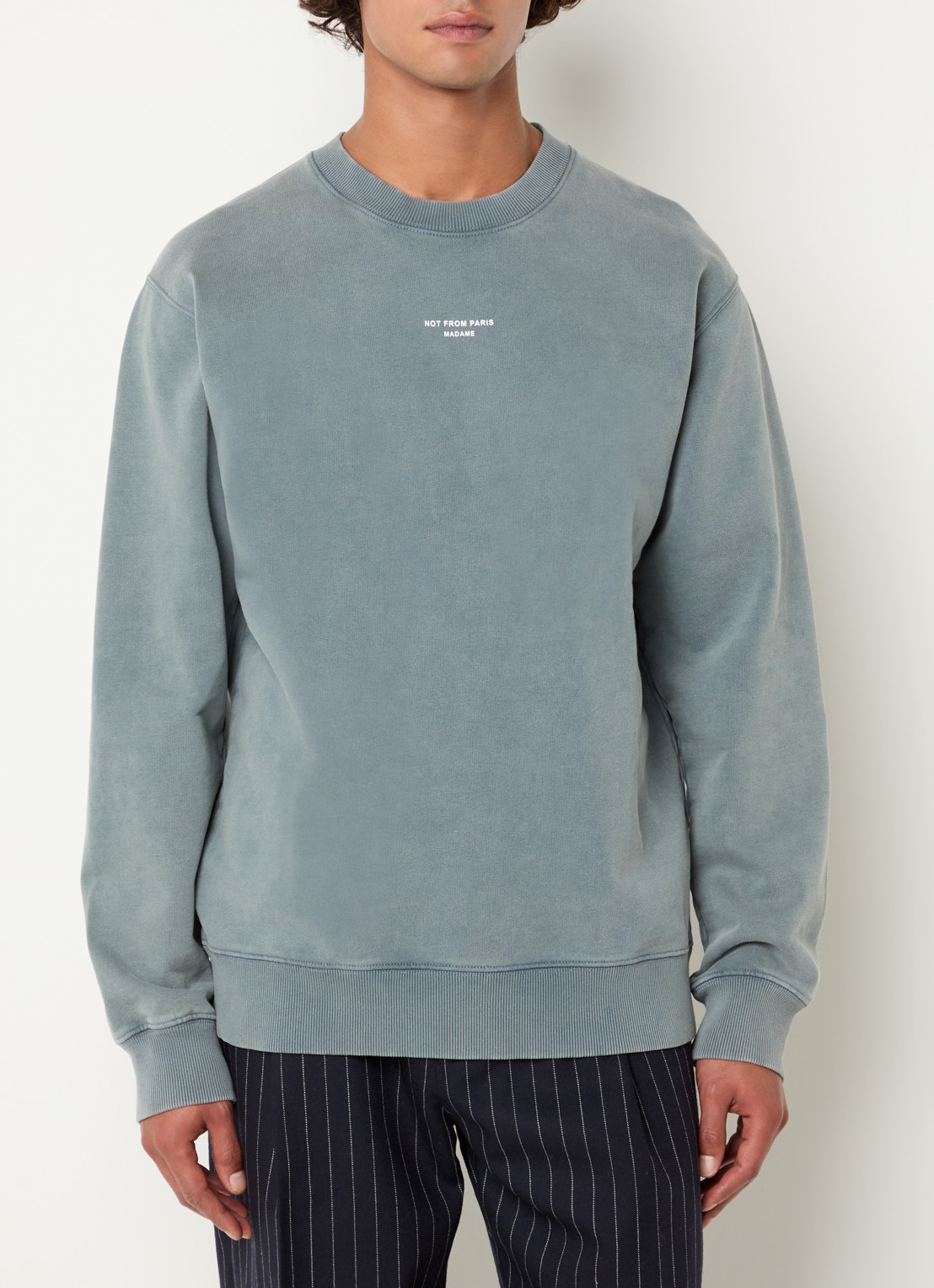 Drôle de Monsieur Sweater met verwassen afwerking en logo - detail 3 zeegroen