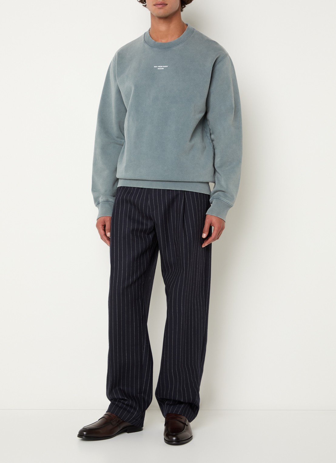 Drôle de Monsieur Sweater met verwassen afwerking en logo - voorkant 2 zeegroen
