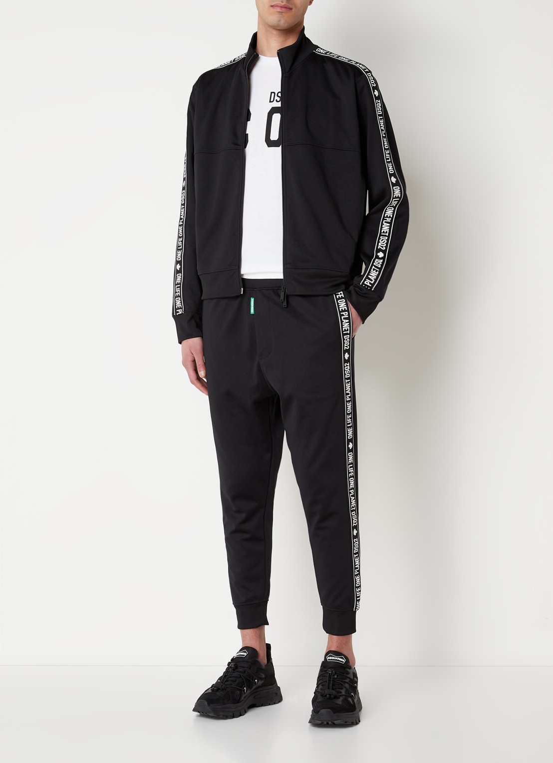 Dsquared2 Olop tapered fit joggingbroek met logotape  - voorkant 2 zwart