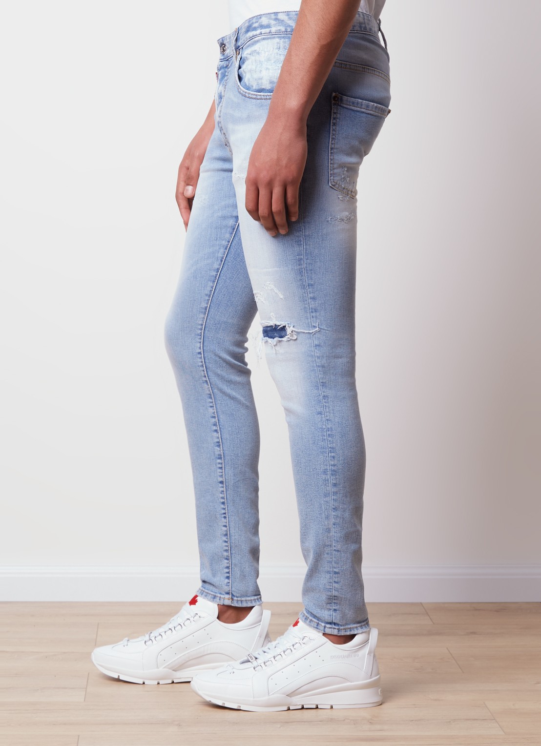 Dsquared2 Skinny jeans met lichte wassing en destroyed afwerking - detail 3 indigo