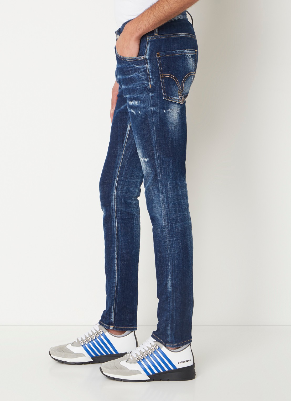 Dsquared2 Slim fit jeans met destroyed afwerking  - detail 3 indigo