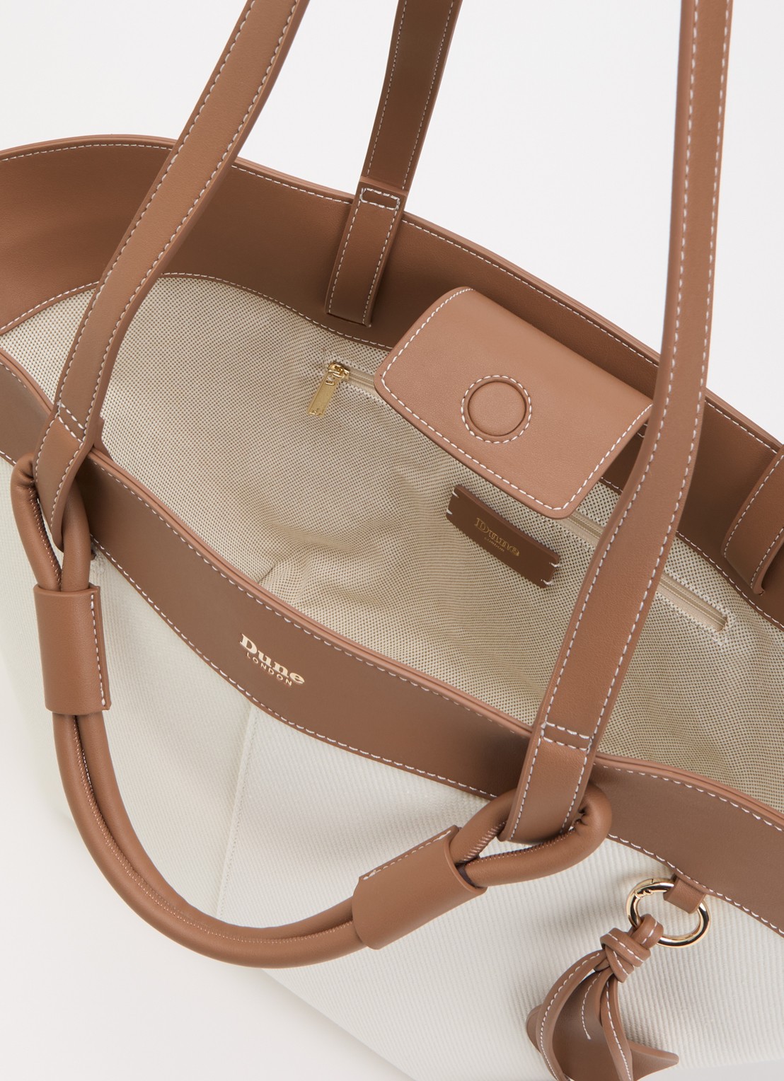 Dune London Daylight schoudertas met tasbedel - detail creme