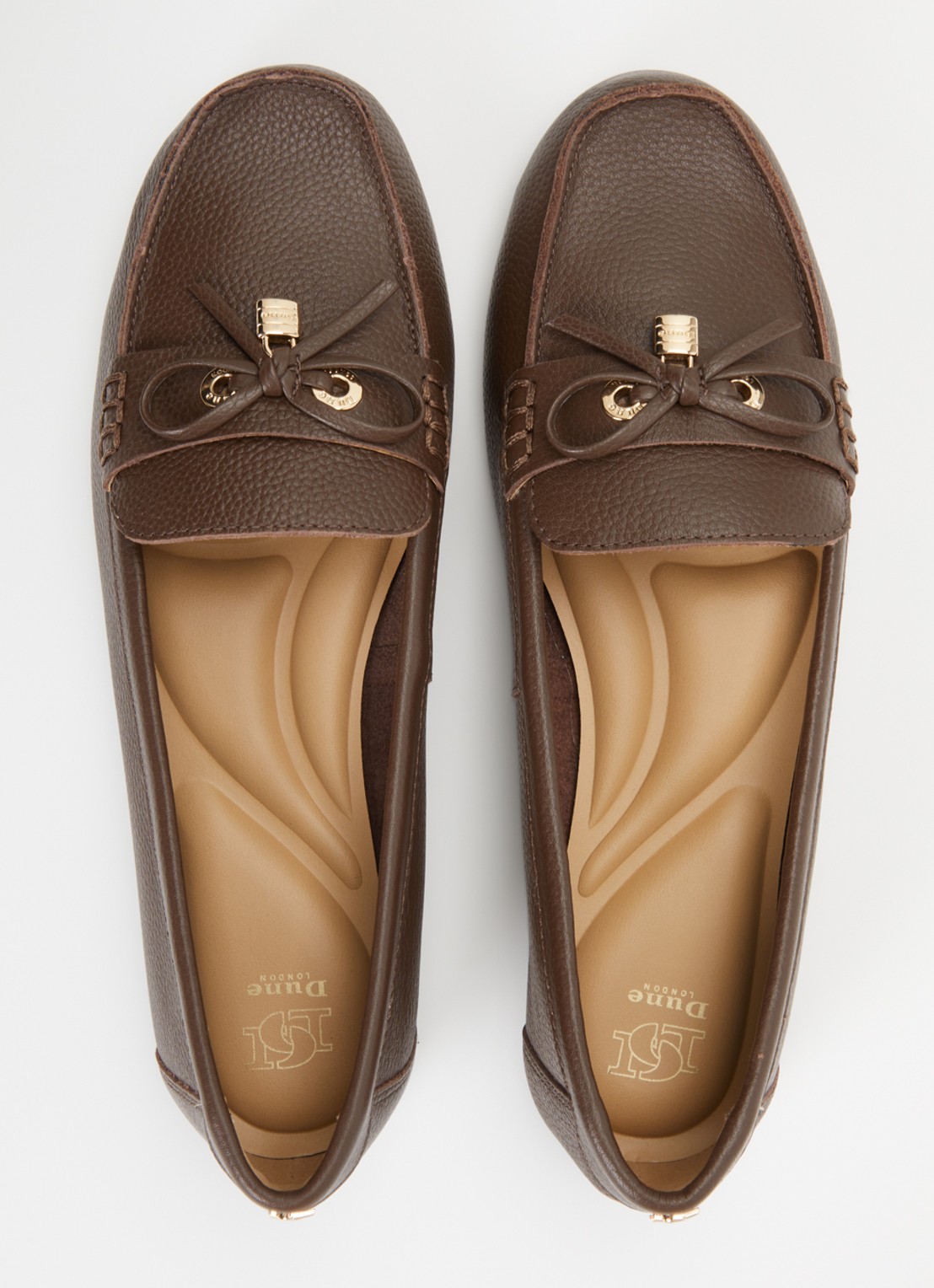 Dune London Girella mocassin van leer met strikdetail - detail 3 chocoladebruin