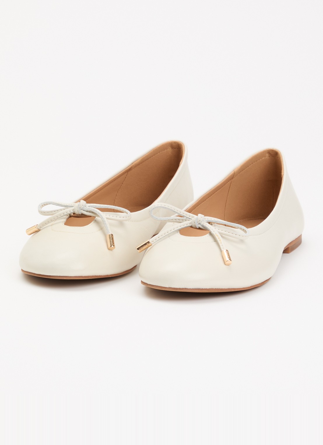 Dune London Hali ballerina van leer met strikdetail - detail 2 gebroken wit
