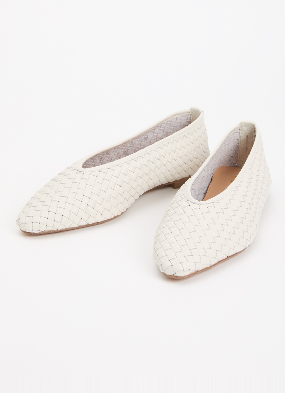 Dune London Henlee ballerina van leer met gevlochten details - detail gebroken wit