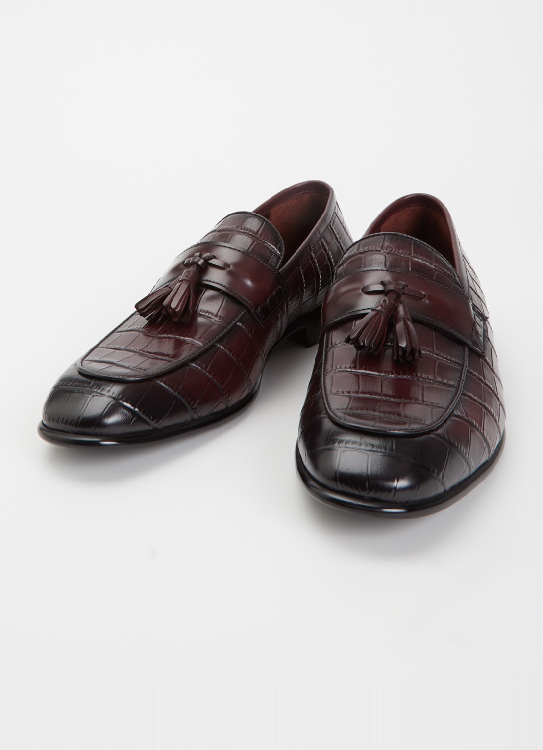 Dune London Son loafer van leer met crocostructuur - detail bordeauxrood