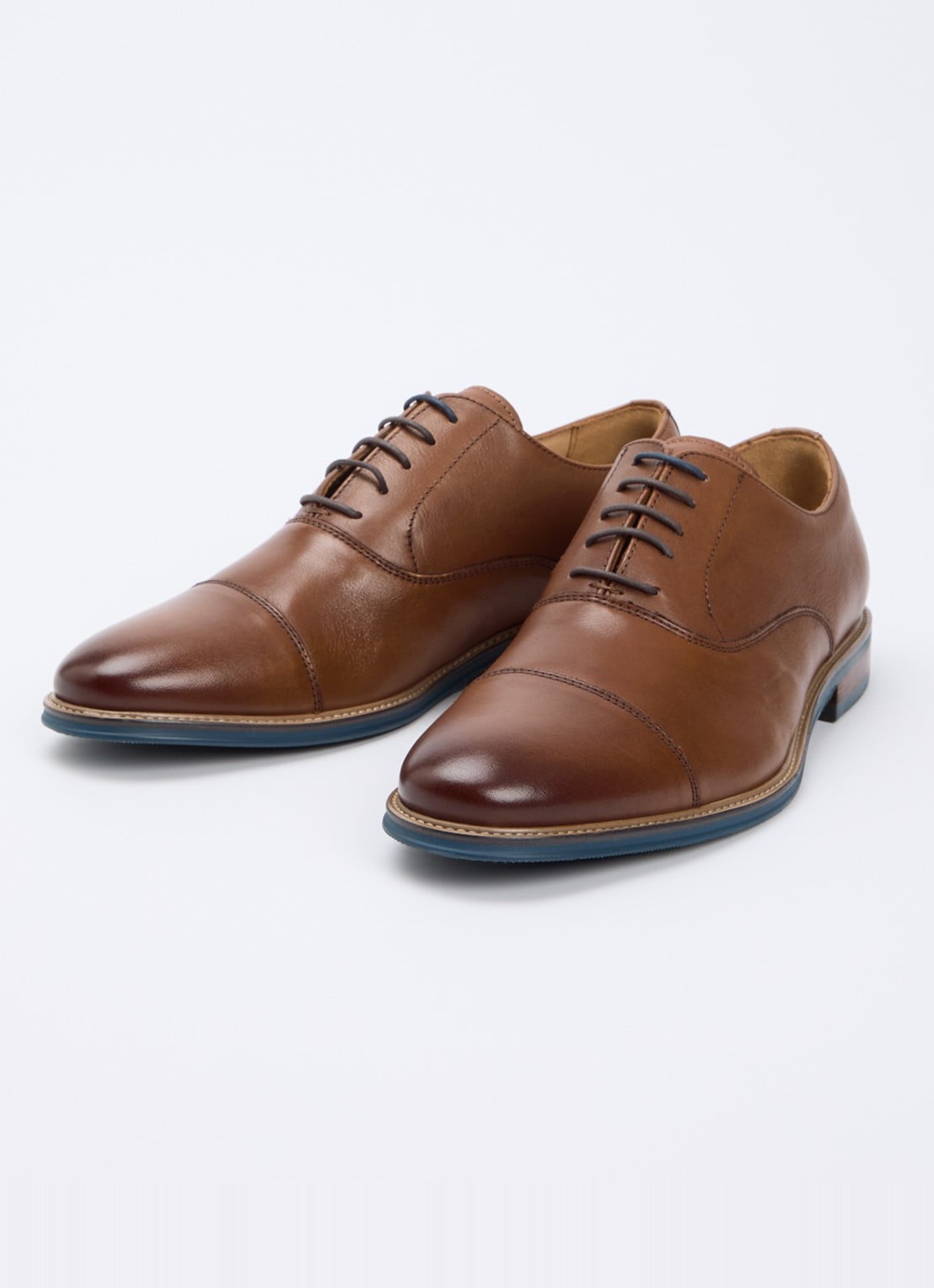 Dune London Stanlakes veterschoen van leer  - detail 2 cognac