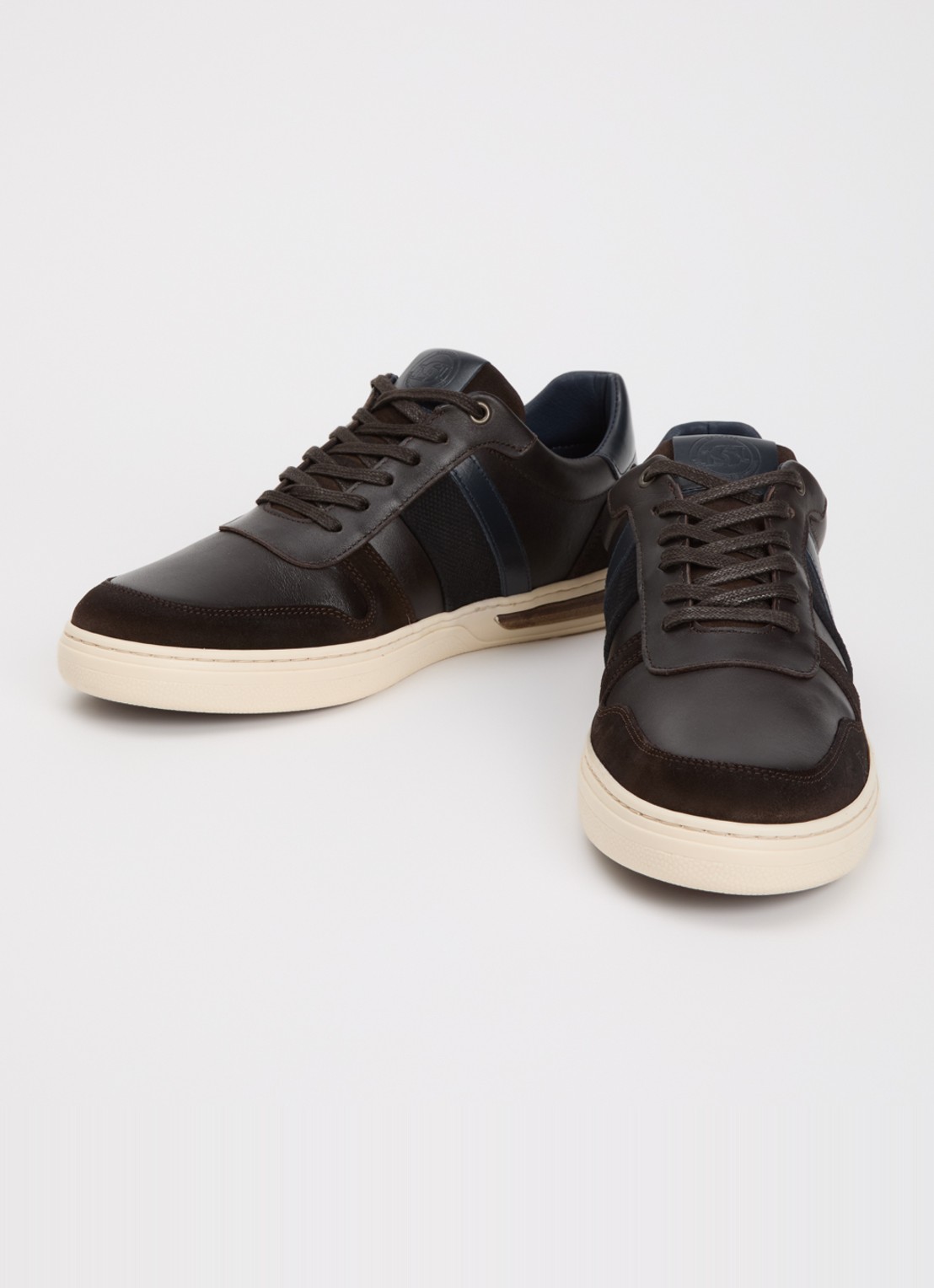 Dune London Terence sneaker van leer met details van suède - detail donkerbruin