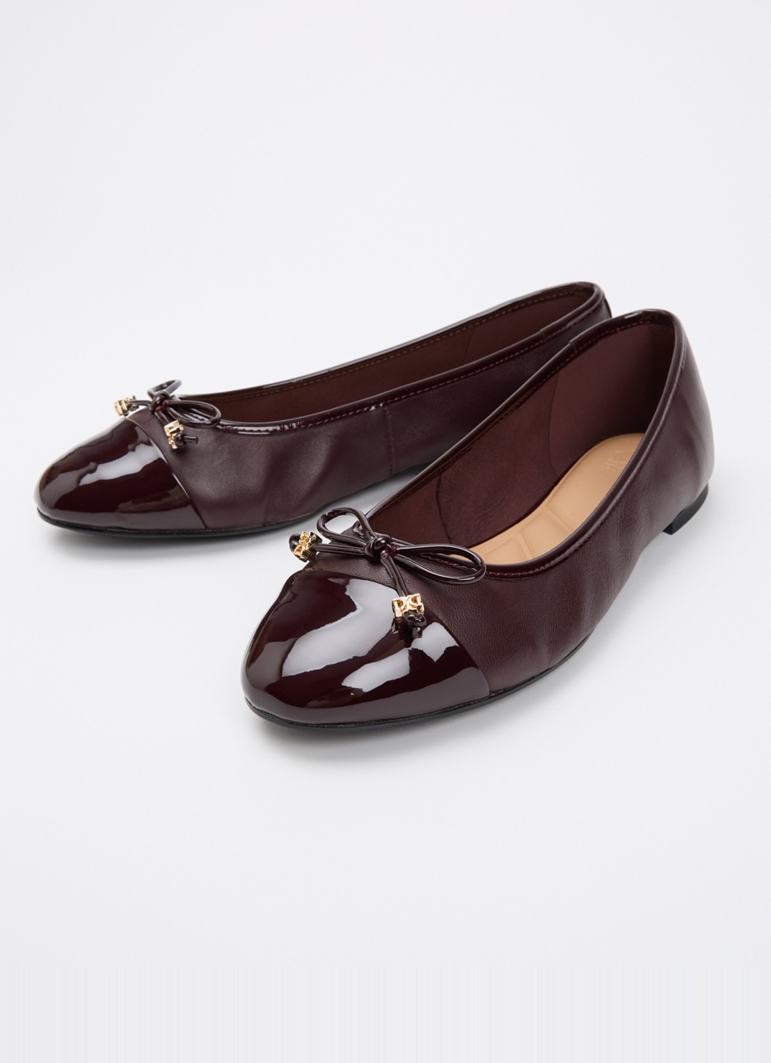 Dune London Wide Fit Hallo ballerina met strikdetail - detail bordeauxrood