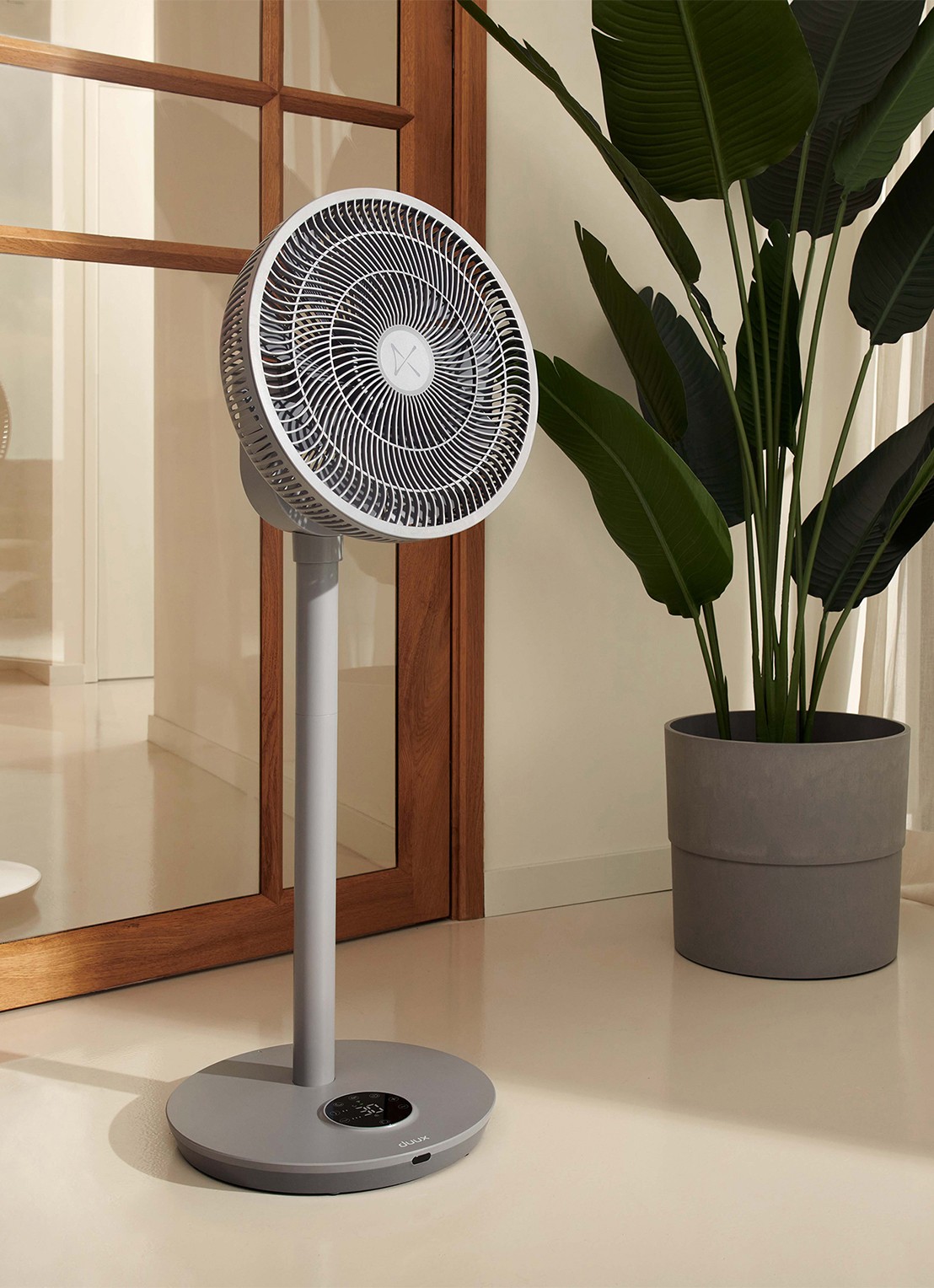 Duux Whisper 2 Smart verstelbare vloerventilator, 92 cm hoog - voorkant 2 grijs