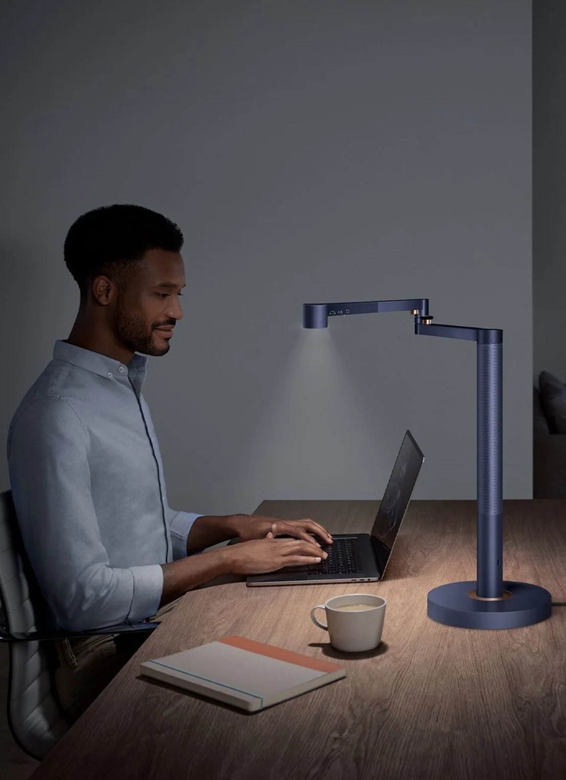 Dyson Dyson Solarcycle Morph™ bureaulamp - Pruisisch Blauw / Koper - achterkant 3 blauw