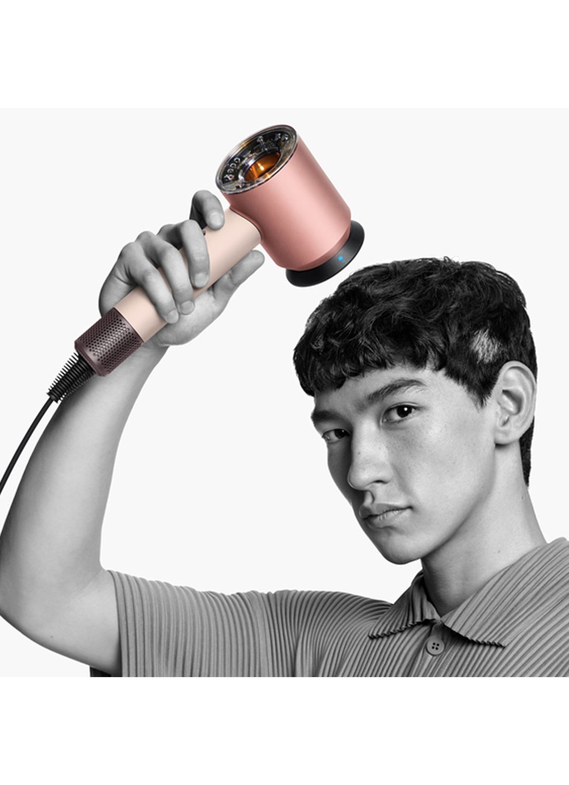 Dyson Supersonic Nural™ föhn Curly + Coily Ceramic Apricot / Topaz - detail 2 oranje