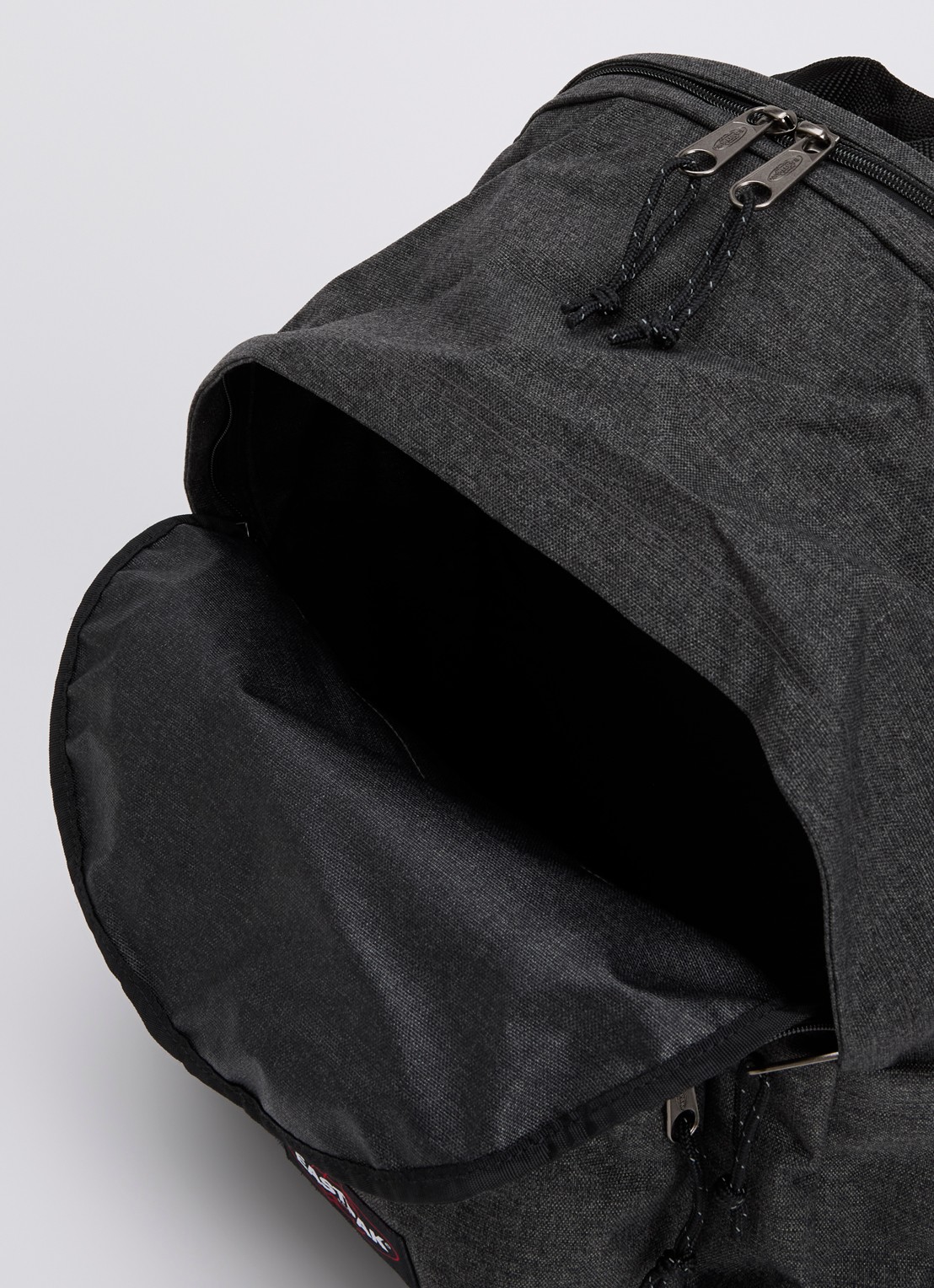 Eastpak Day Office rugzak met 15 inch laptopvak - detail 2 antraciet