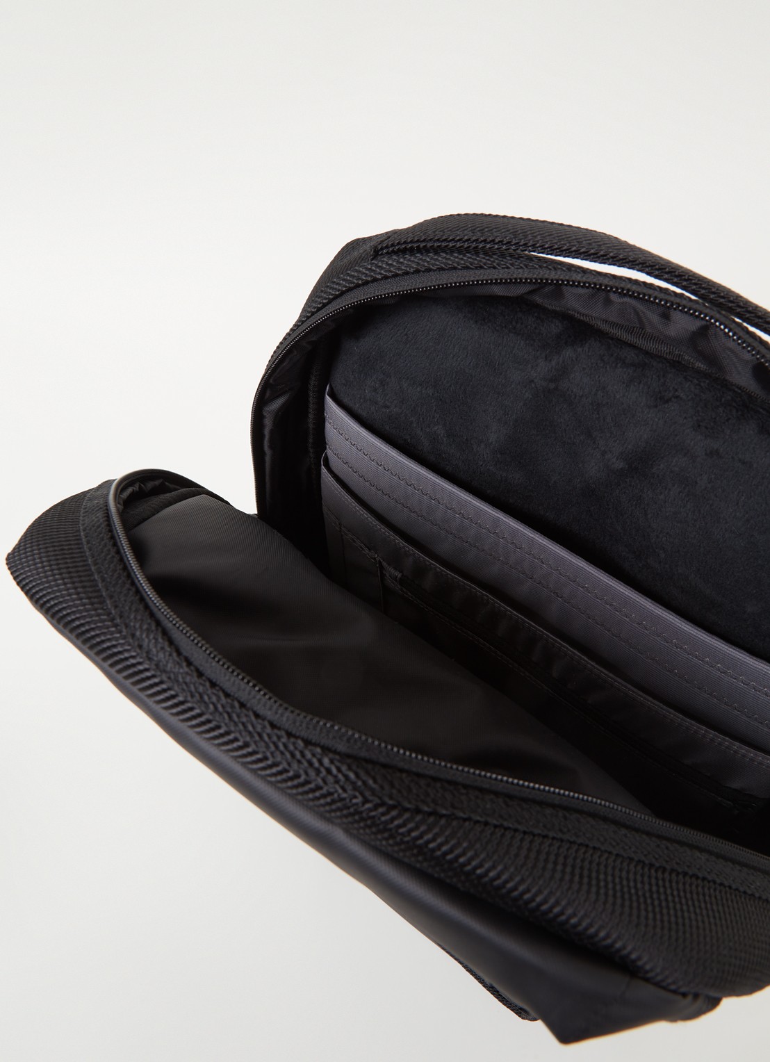 Eastpak Tecum S Cnnct Coat rugzak met 13.3 inch laptopvak - detail zwart