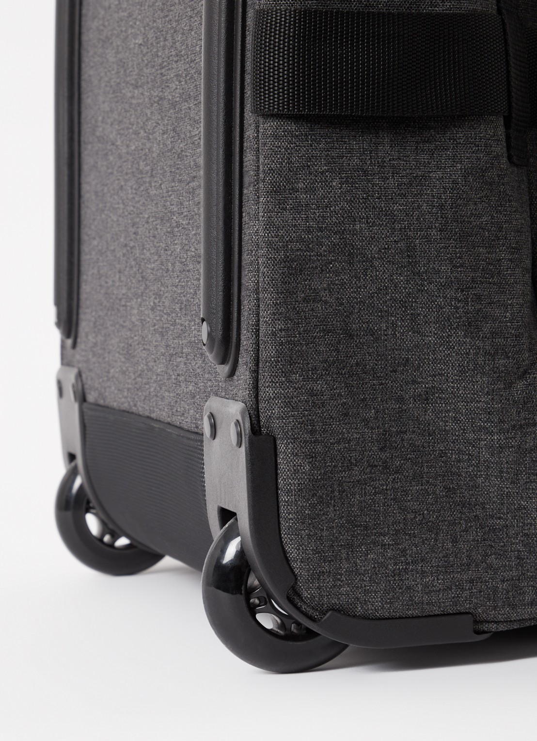 Eastpak Tranverz M koffer 67 cm - detail zwart
