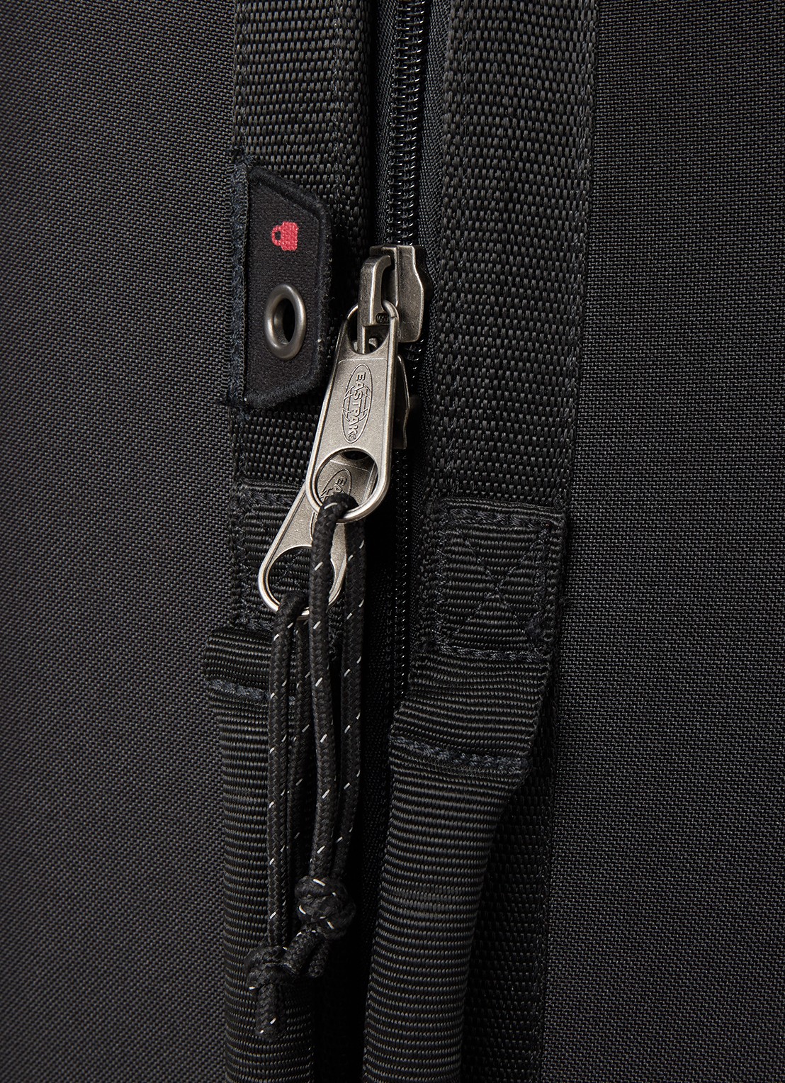 Eastpak Tranzshell M spinner 67 cm - detail 5 zwart