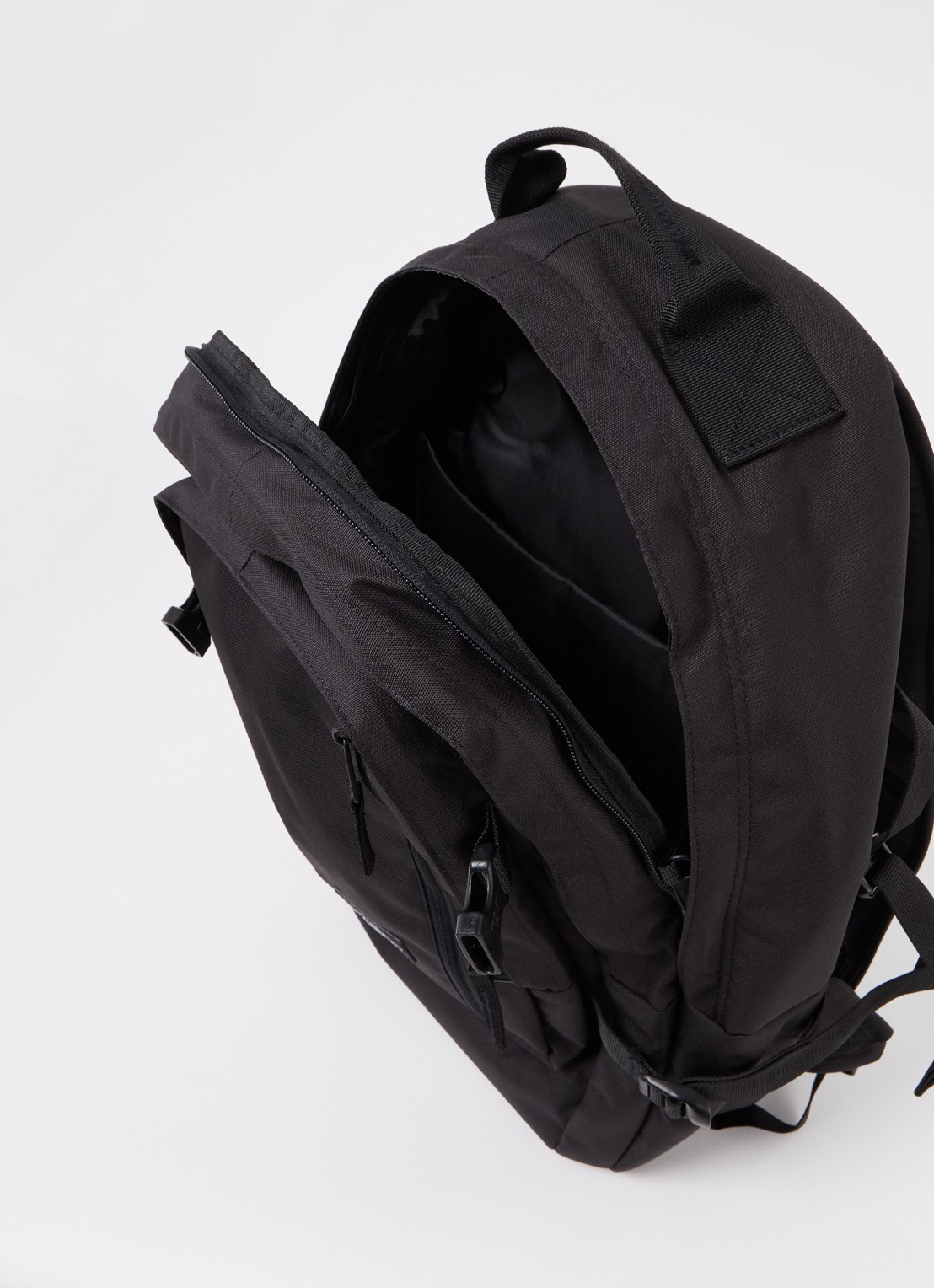 Eastpak Volker PRO rugzak met 16 inch laptopvak - detail 2 zwart