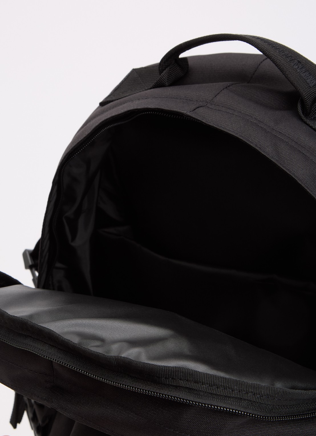 Eastpak Volker rugzak met 15 inch laptopvak - detail 2 zwart