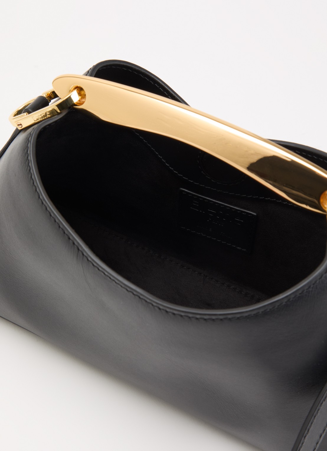 Elleme Boomerang Mini handtas van leer met afneembare schouderriem - detail 2 zwart