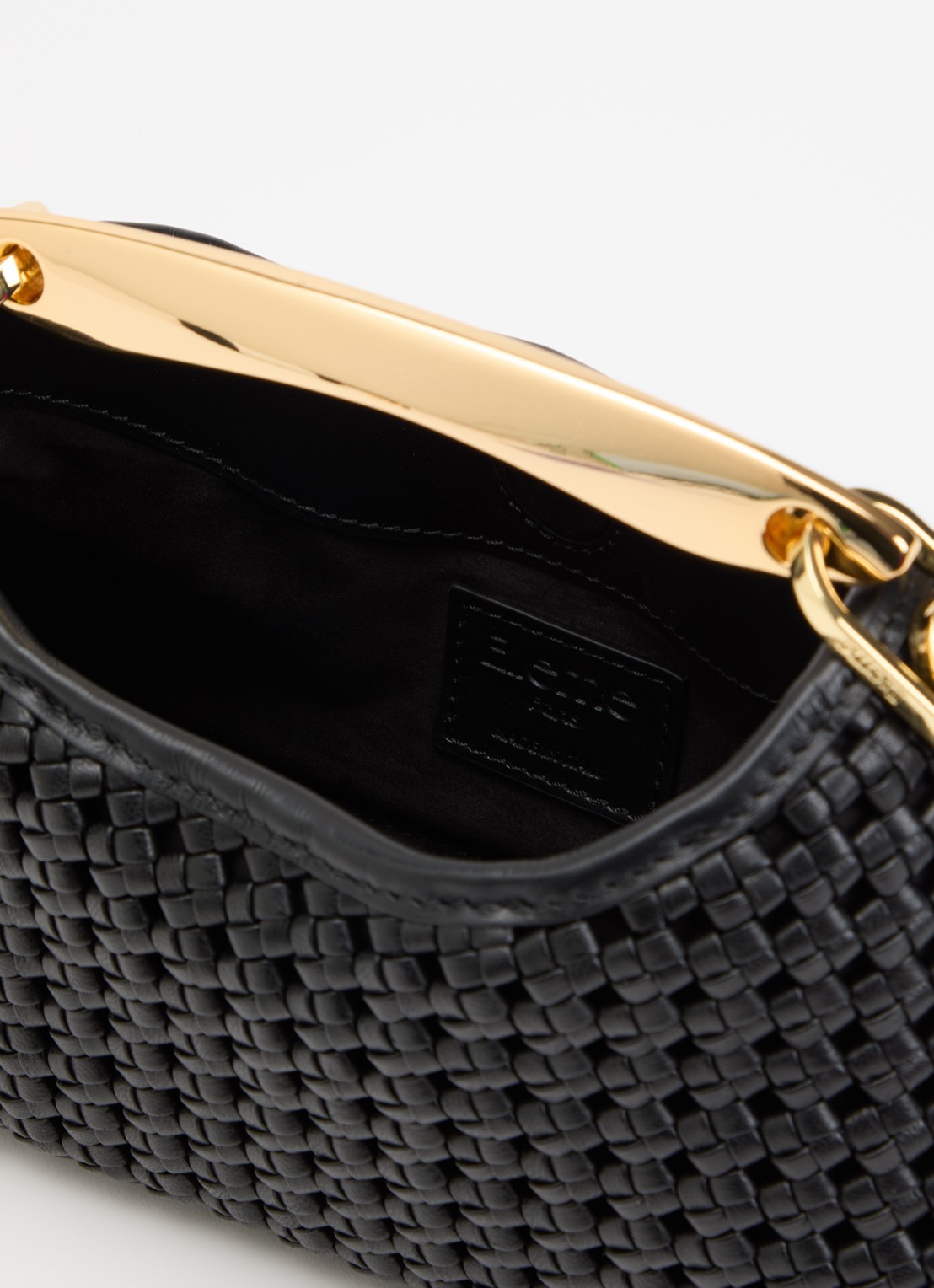 Elleme Mini Boomerang handtas van lamsleer met afneembare schouderriem - detail 2 zwart