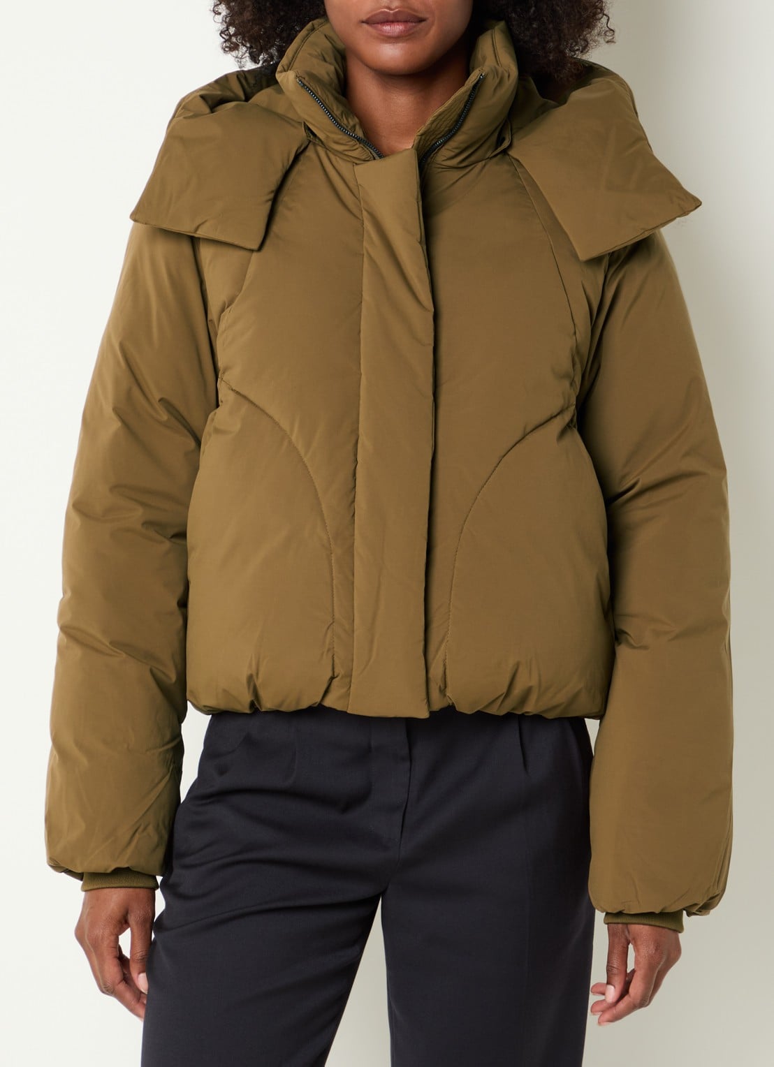 Elvine Annebelle puffer jack met afneembare capuchon - detail camel