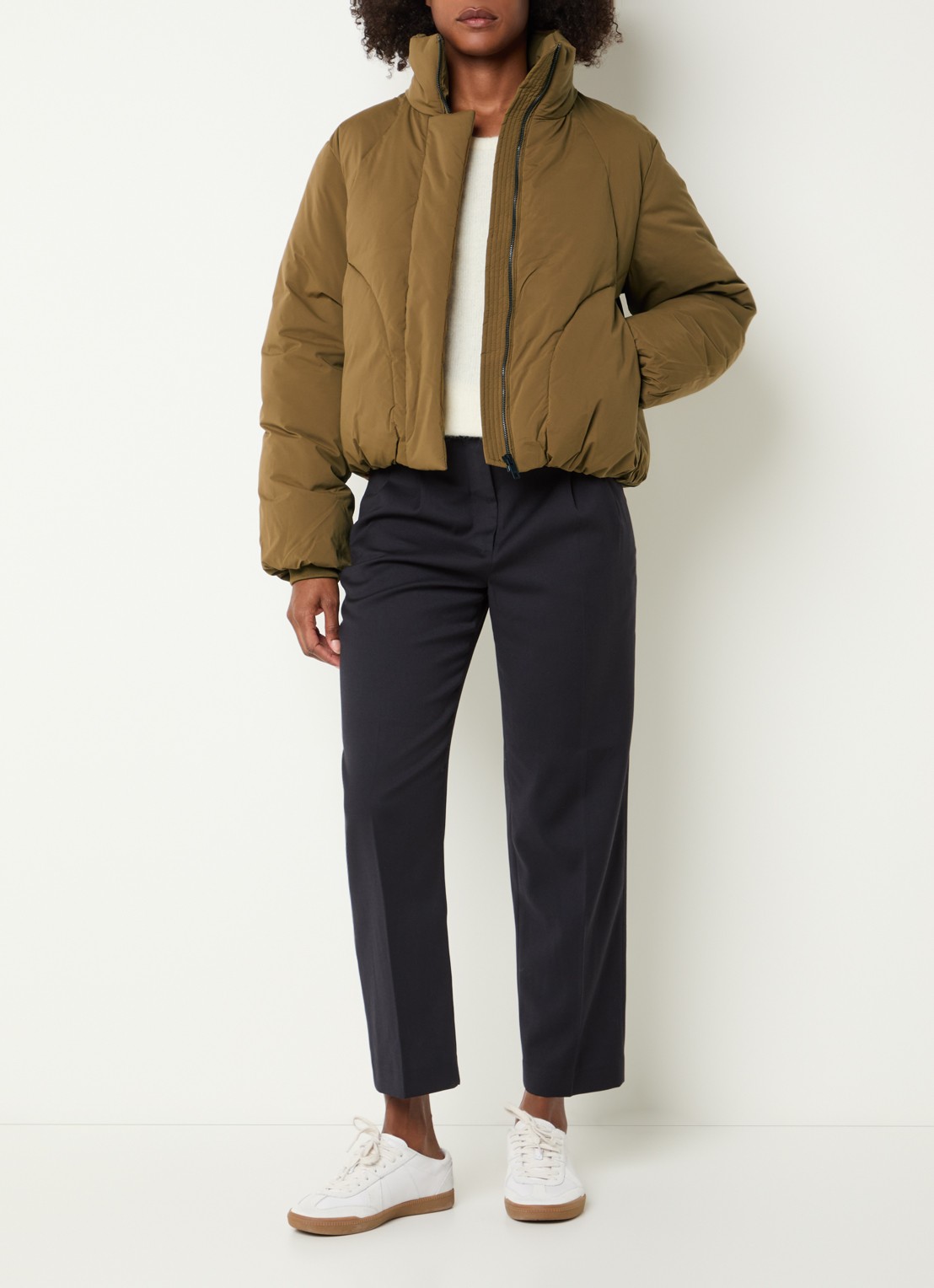 Elvine Annebelle puffer jack met afneembare capuchon - voorkant 4 camel