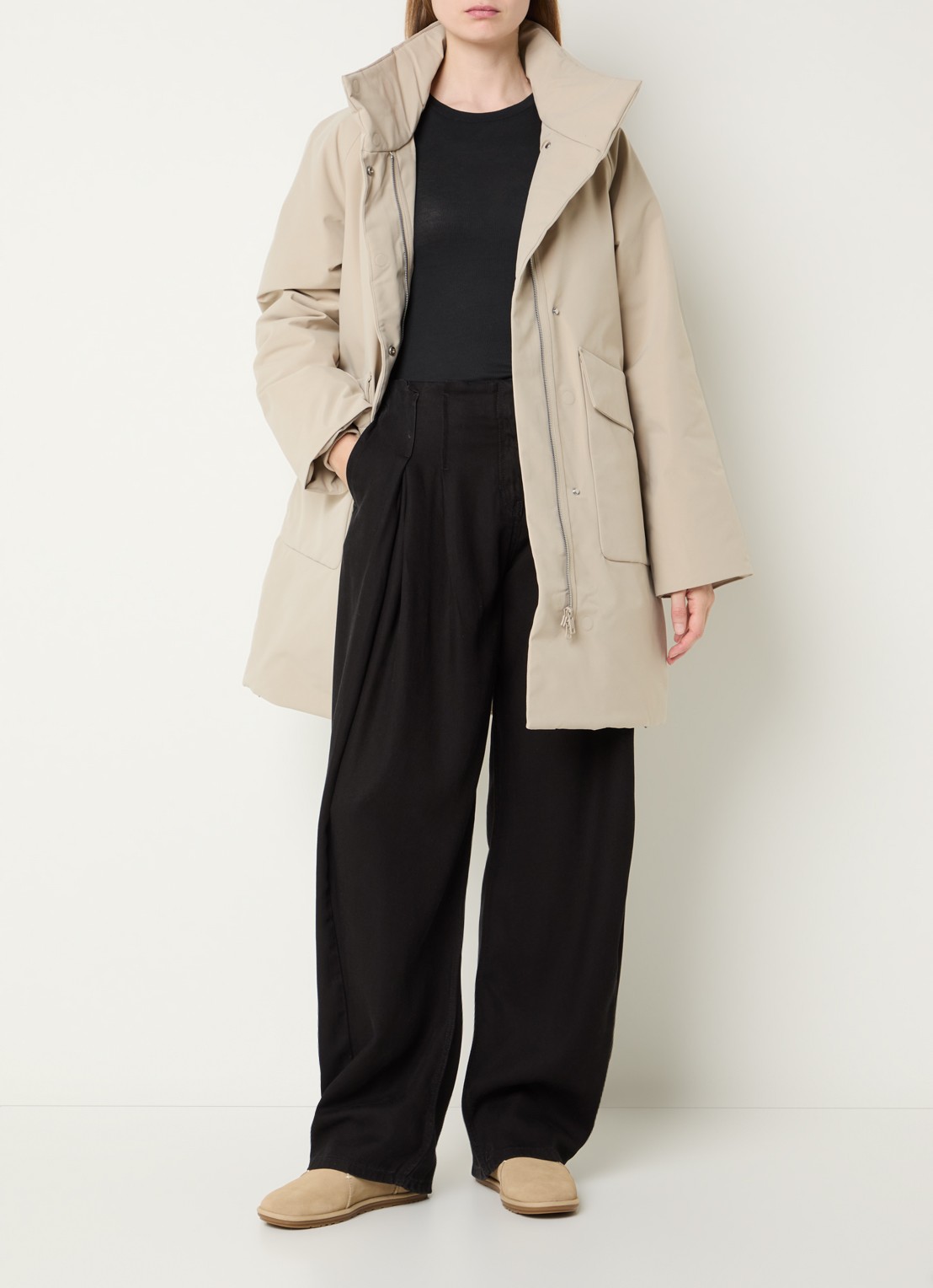 Elvine Myra gewatteerde parka met afneembare capuchon en waterafstotende coating - voorkant 3 zand
