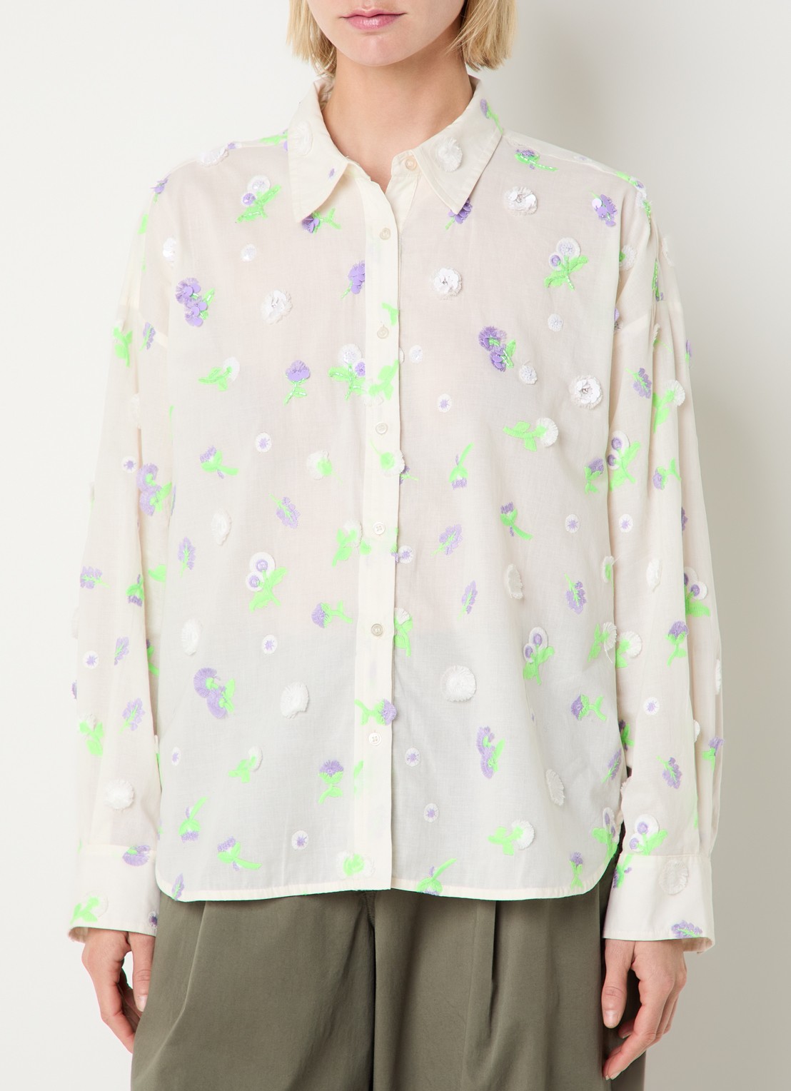 Essentiel Antwerp Blouse met pailletten en borduring - detail creme