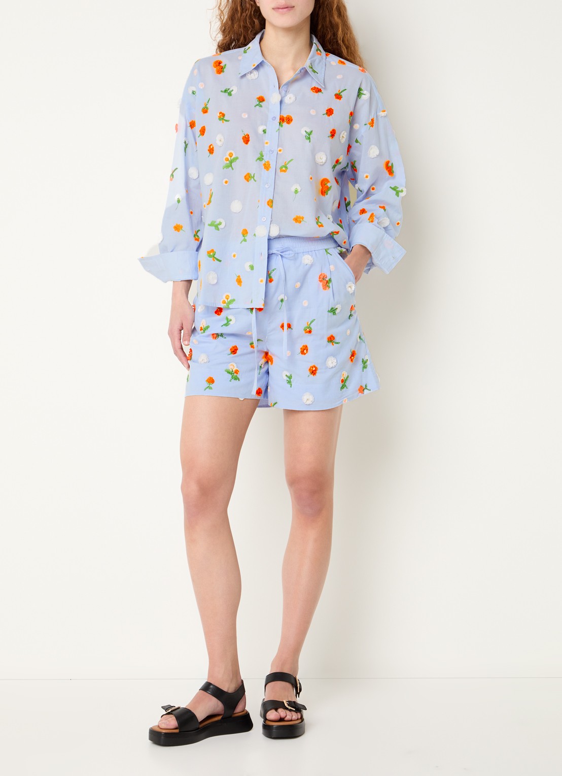 Essentiel Antwerp Blouse met pailletten en borduring - voorkant 3 blauw