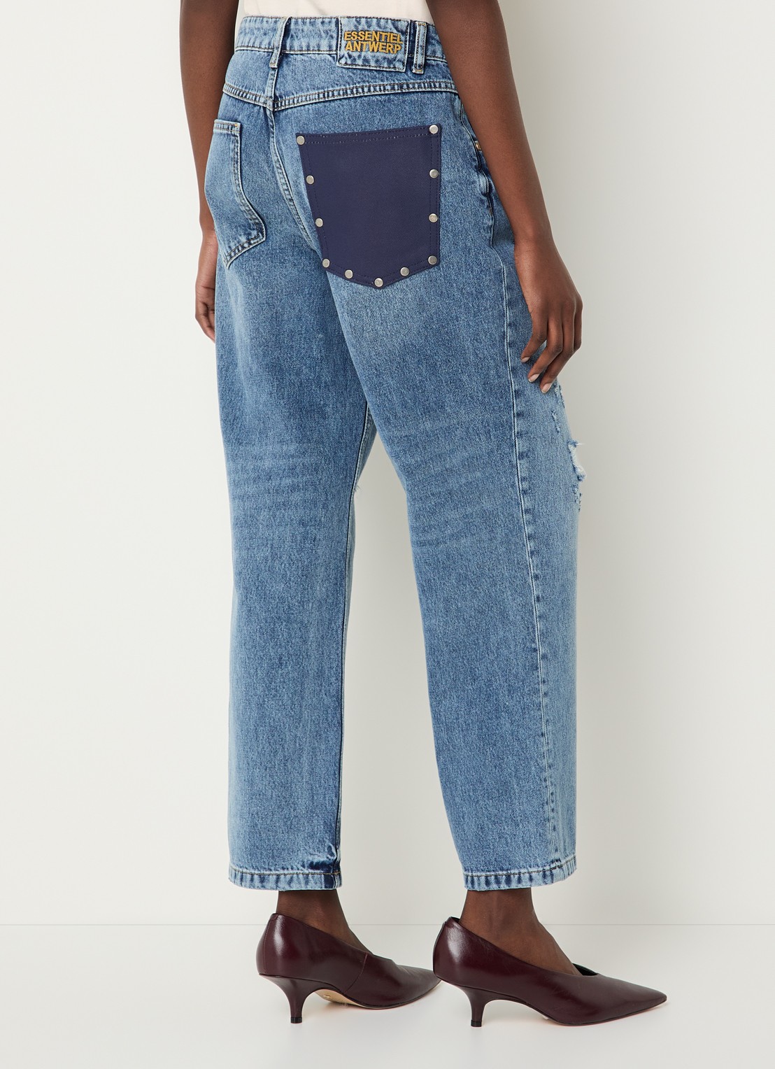 Essentiel Antwerp High waist cropped jeans met destroyed afwerking - achterkant indigo