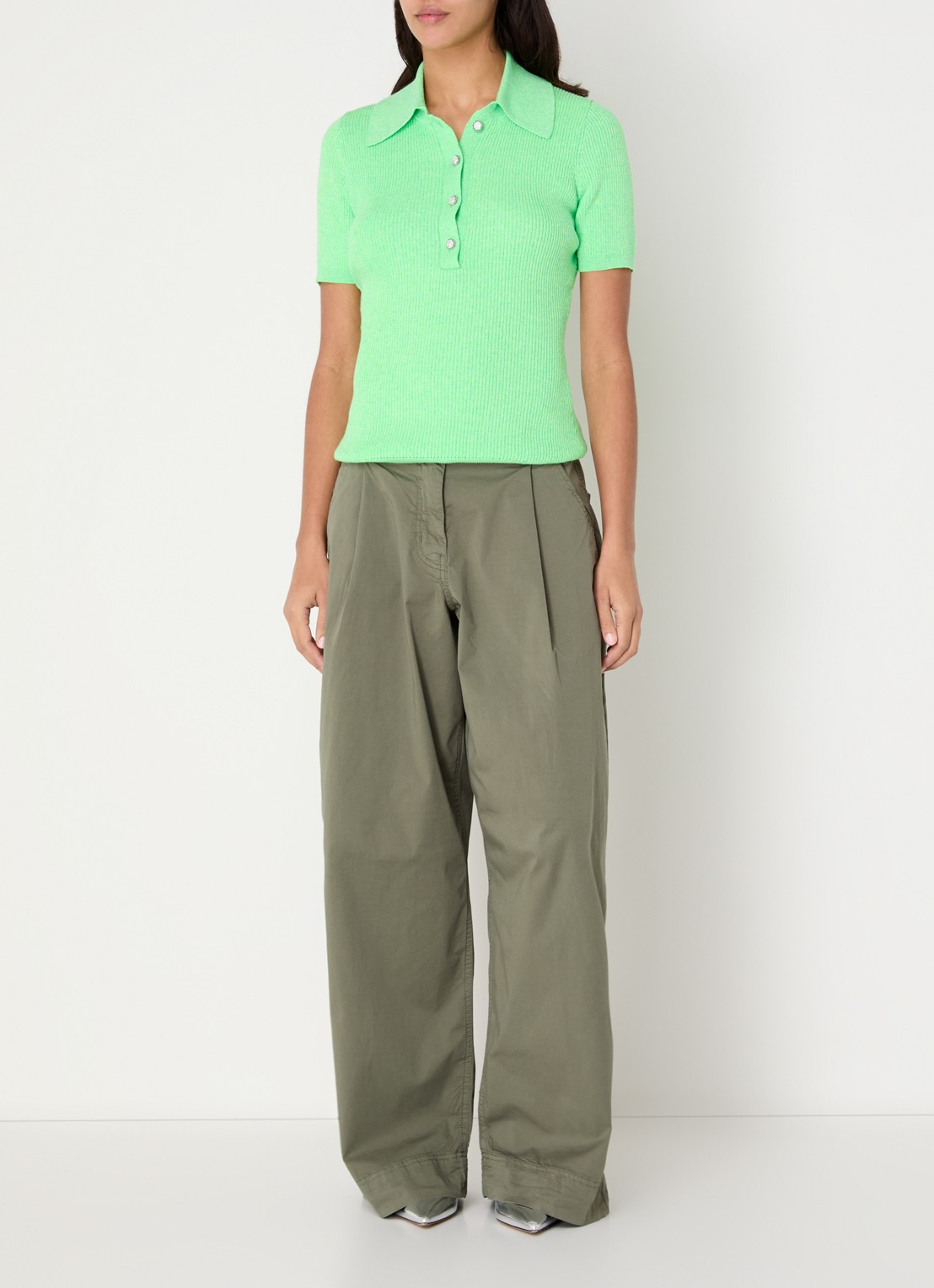 Essentiel Antwerp High waist loose fit broek met steekzakken - voorkant 4 groen