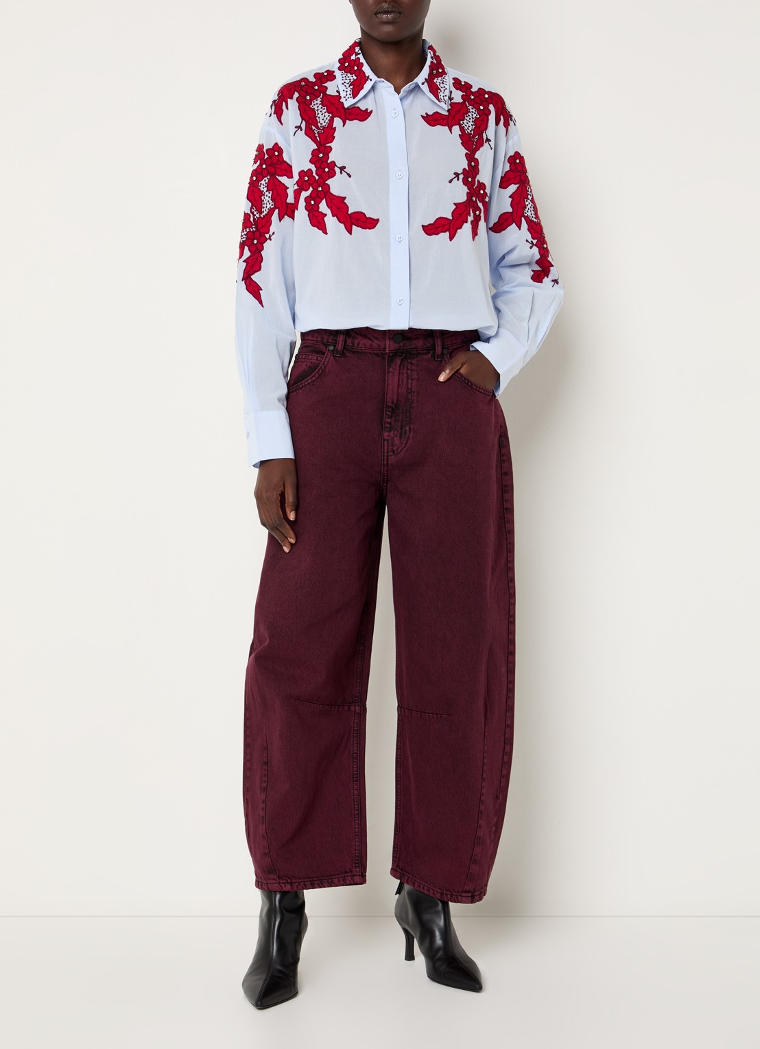 Essentiel Antwerp Impressive high waist loose fit jeans met gekleurde wassing - voorkant 5 bordeauxrood