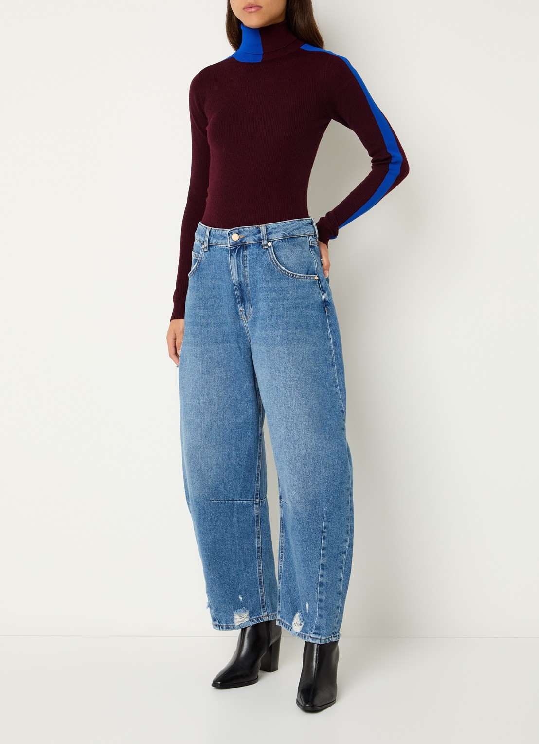 Essentiel Antwerp Interstellar high waist loose fit jeans met medium wassing - voorkant 5 indigo