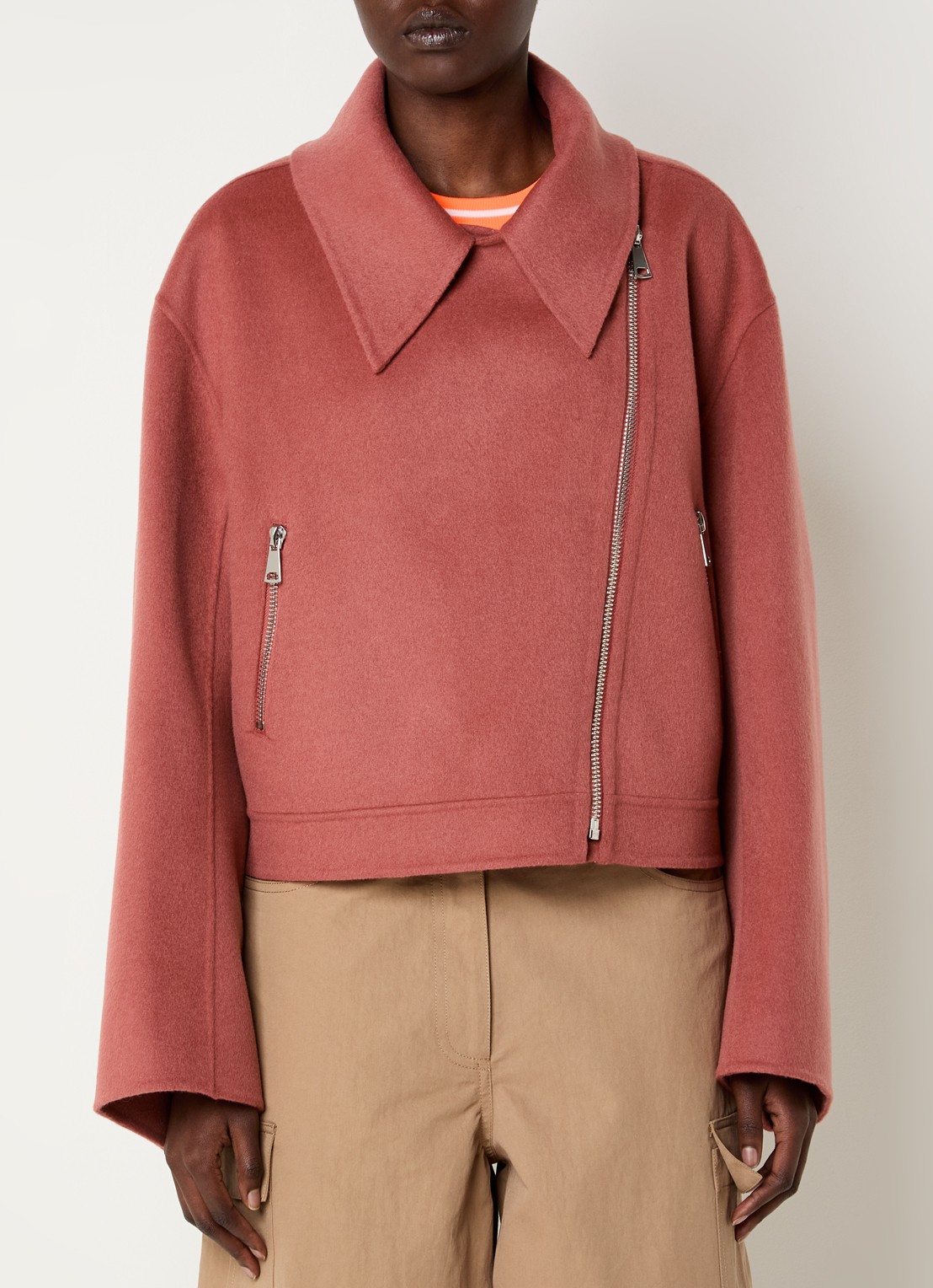 Essentiel Antwerp Jack in wolblend met ritszakken - detail roodbruin