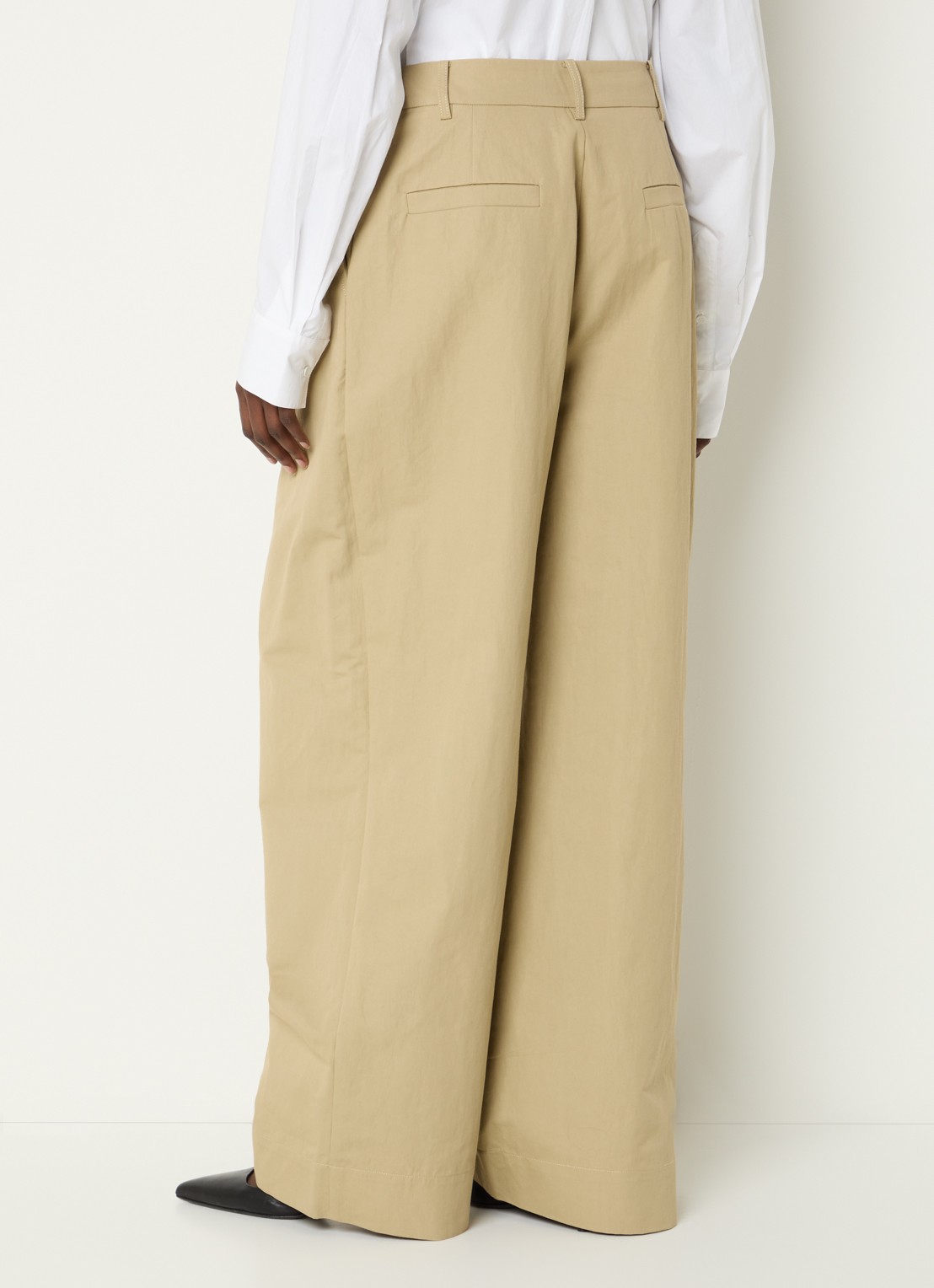 Essentiel Antwerp Jammer high waist wide fit broek met steekzkken - achterkant khaki