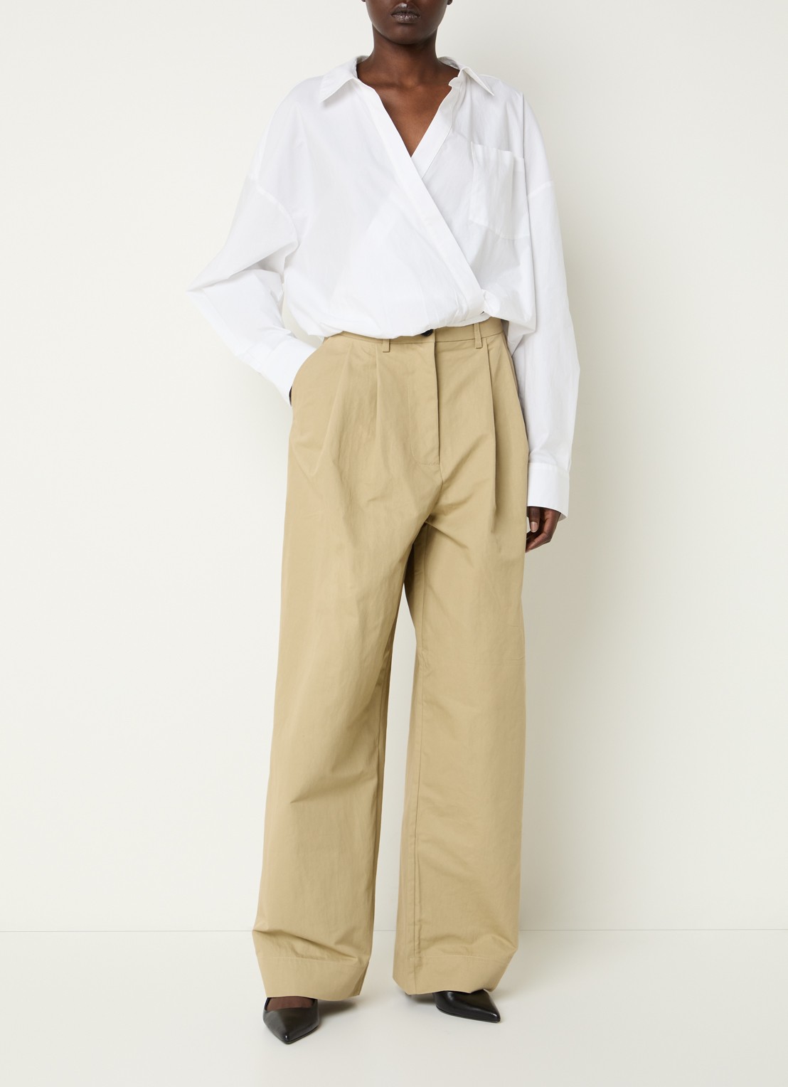 Essentiel Antwerp Jammer high waist wide fit broek met steekzkken - voorkant 3 khaki