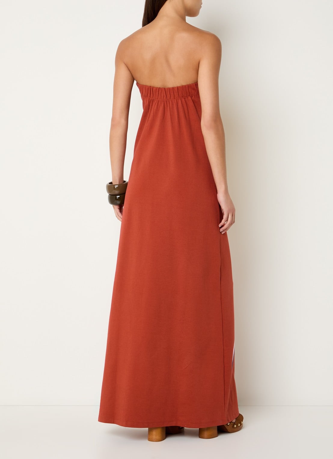 Essentiel Antwerp Jannick strapless maxi jurk met print - achterkant 2 oranjerood