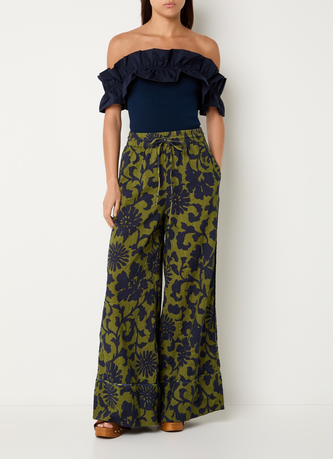 Essentiel Antwerp Jaqua off shoulder top met volant - voorkant 3 donkerblauw